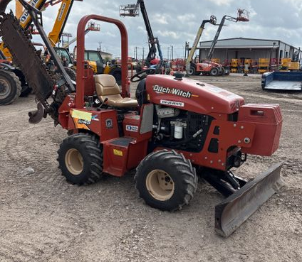 2018 Ditch Witch RT45 Trencher (32–50 HP Class)