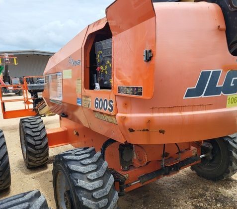 2017 JLG 600S Telescopic Boom Lift - Image 4