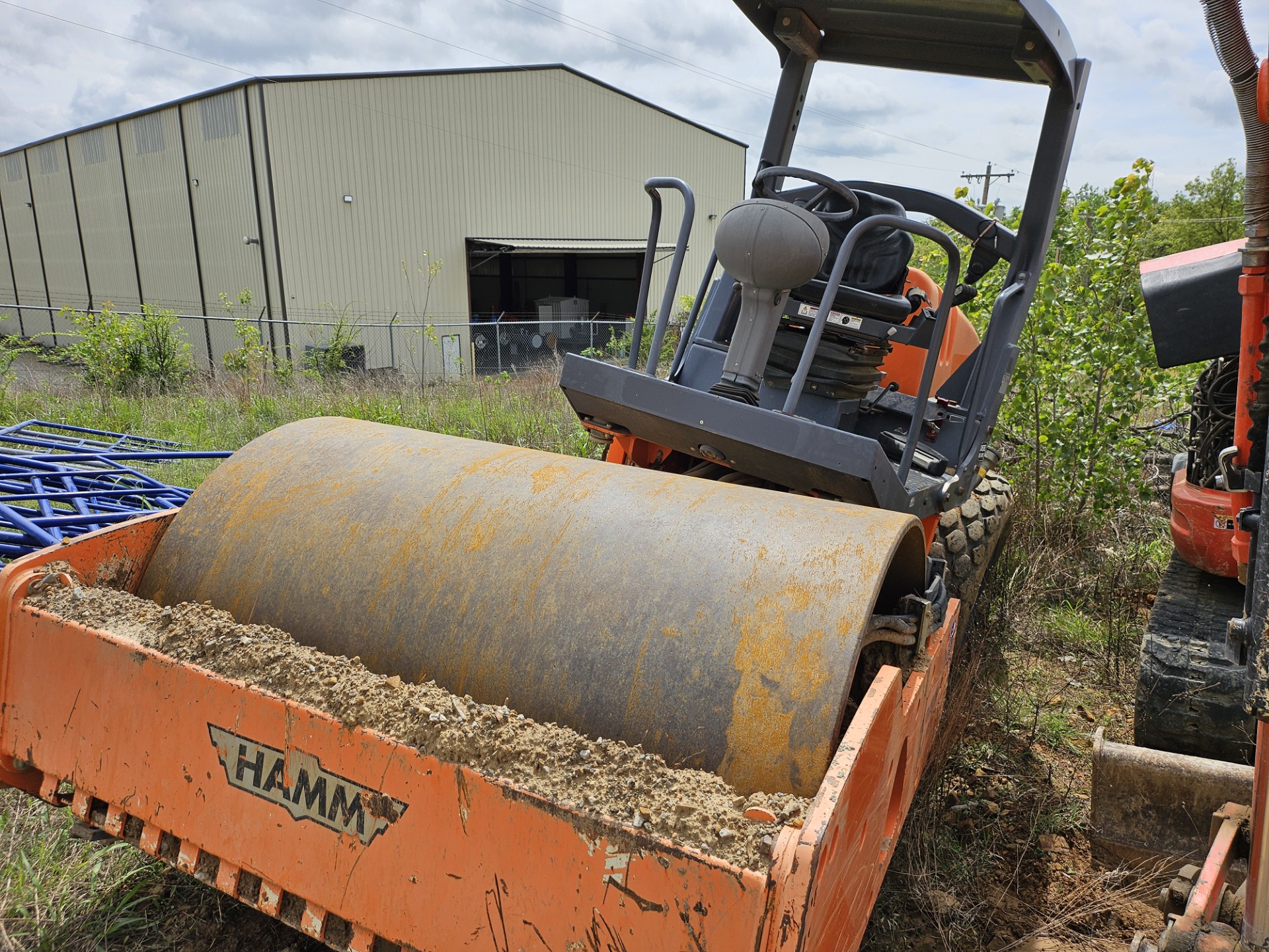 2014 Hamm 3307 Vibratory Compactor - Image 2