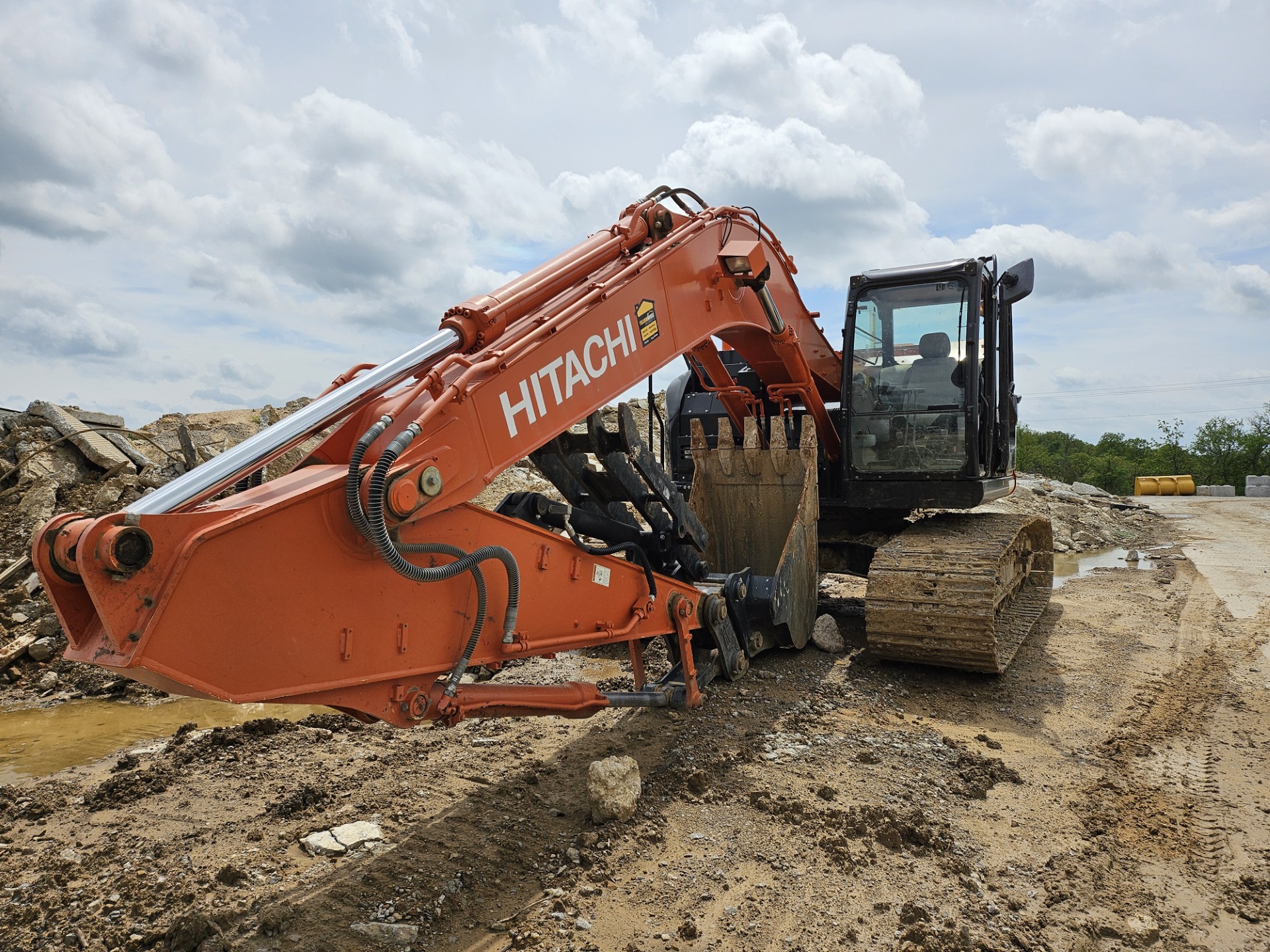 2019 Hitachi ZX245USLC-6N Tracked Excavator 