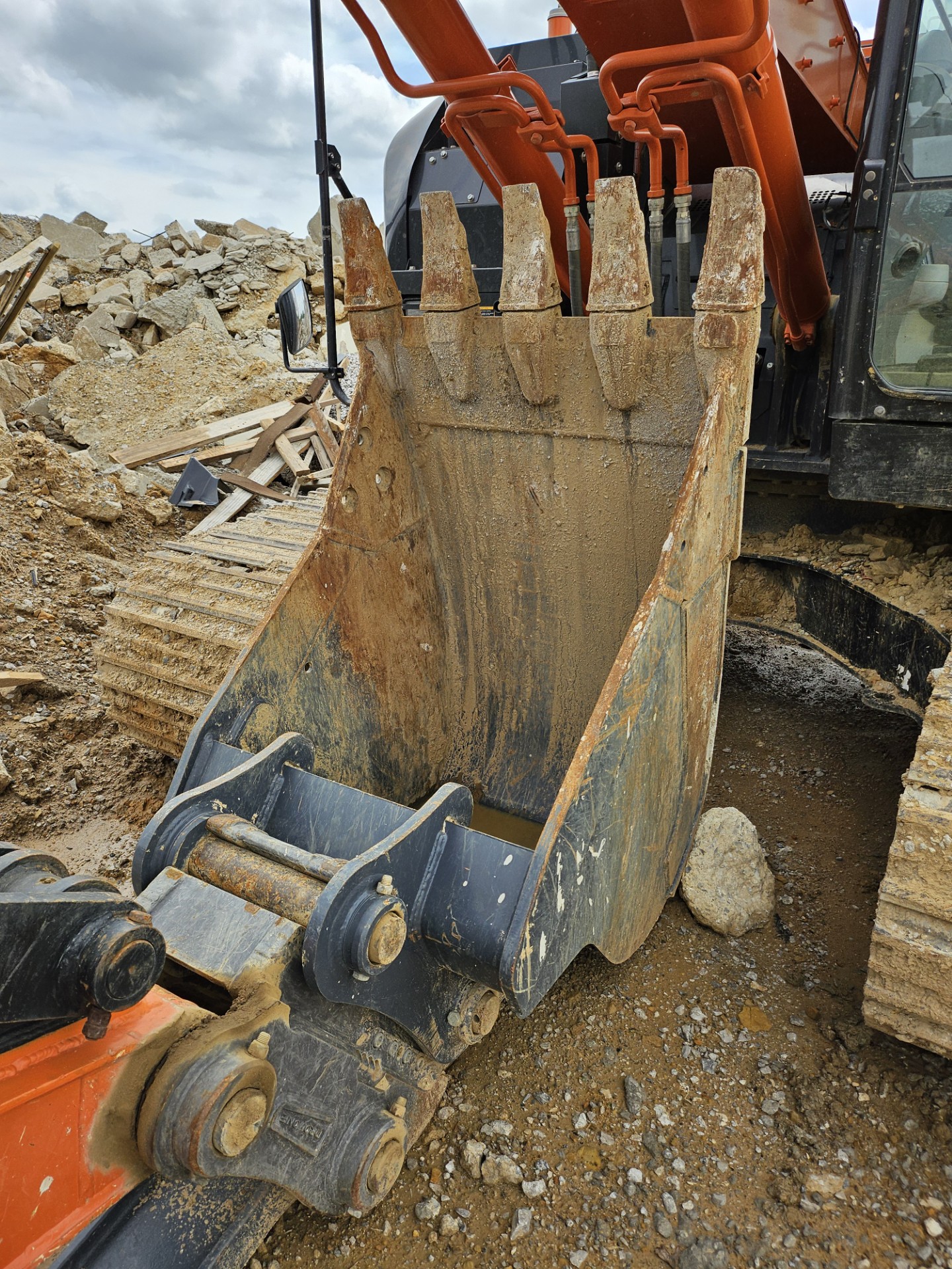 2019 Hitachi ZX245USLC-6N Tracked Excavator  - Image 3