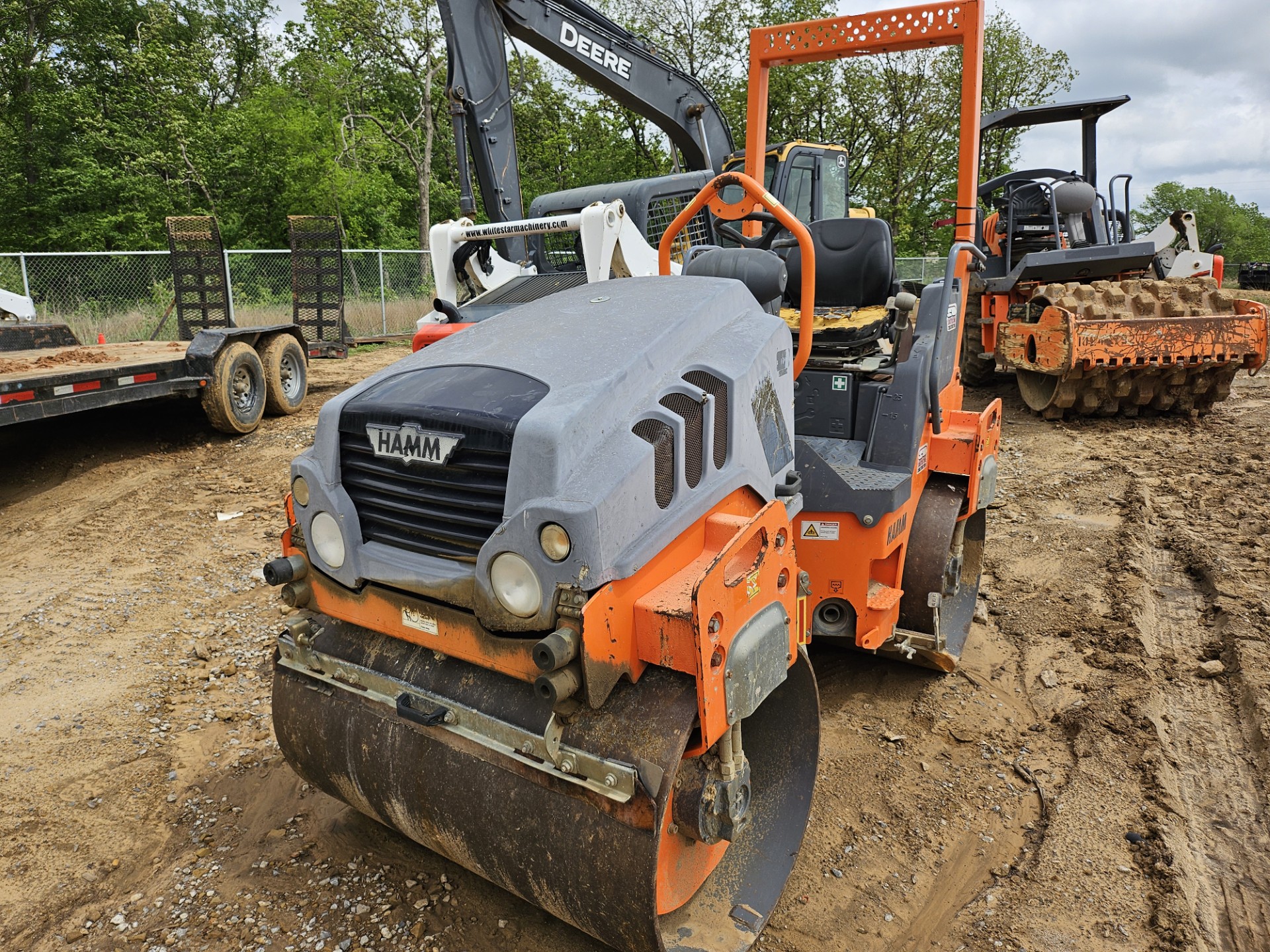 2014 Hamm HD12VV Vibratory Compactor - Image 2