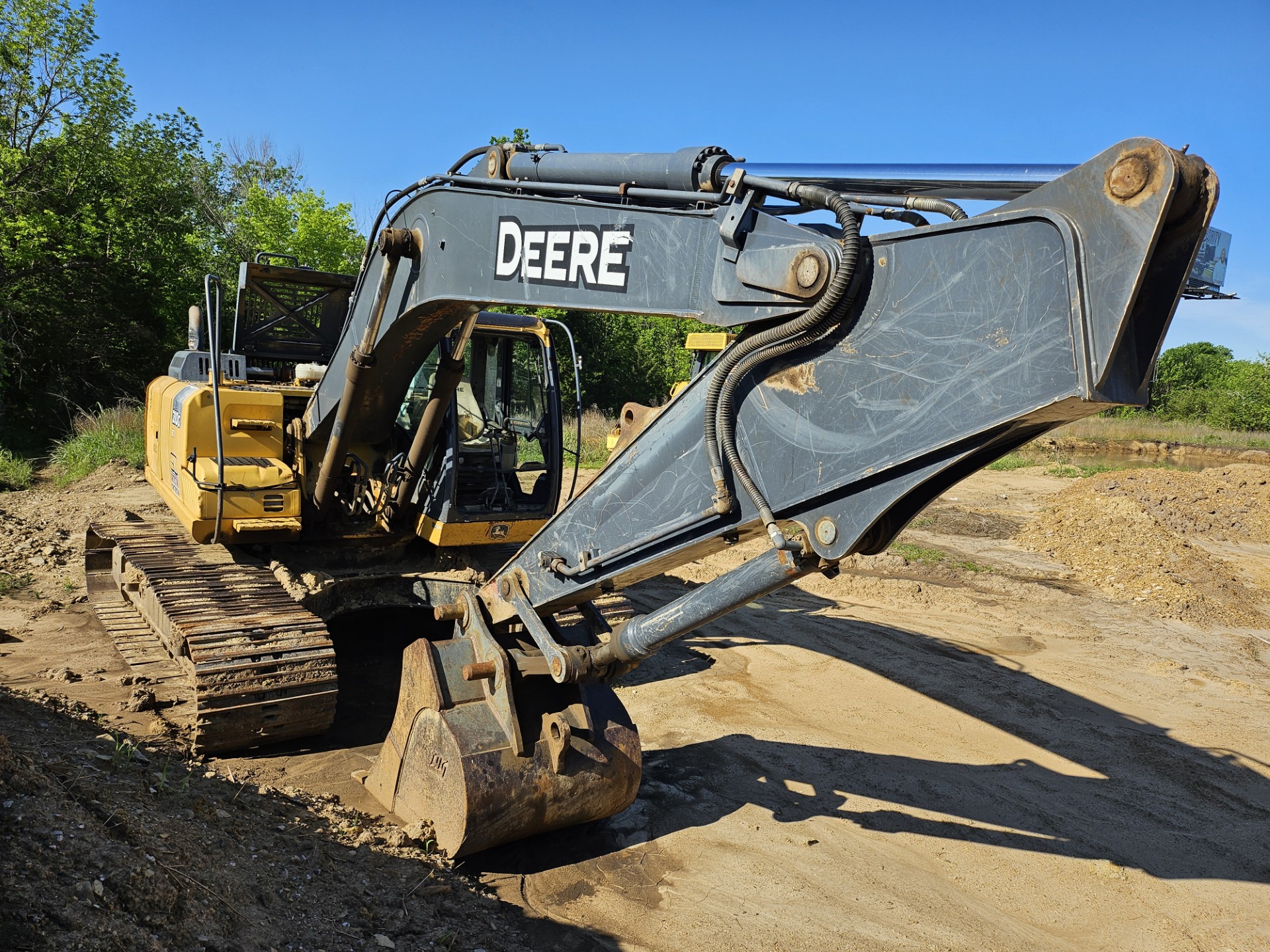 2013 John Deere 210G LC Tracked Excavator - Image 2