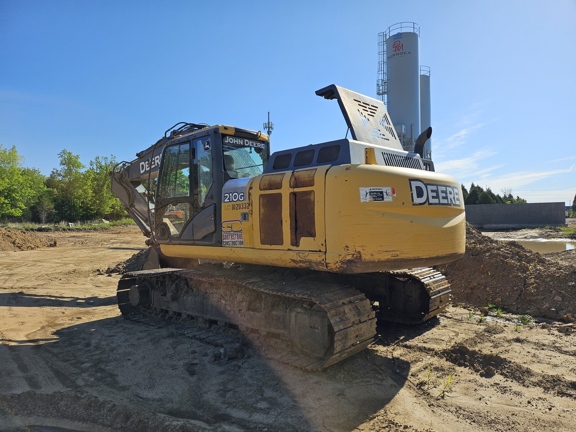 2013 John Deere 210G LC Tracked Excavator - Image 3