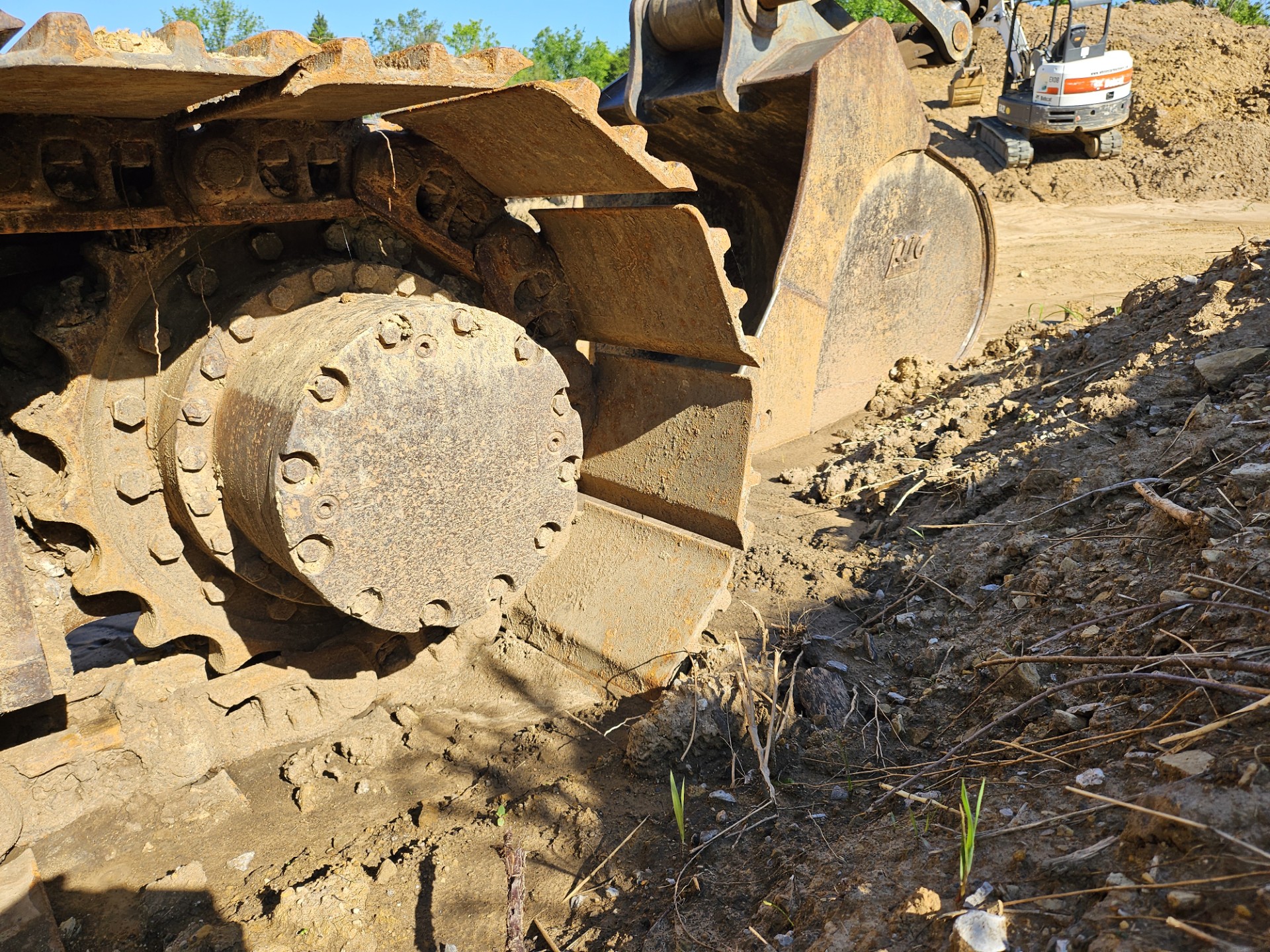 2013 John Deere 210G LC Tracked Excavator - Image 6