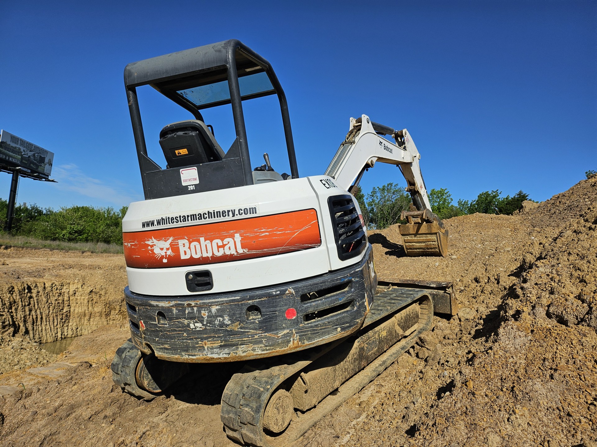 2019 Bobcat E42 Mini Excavator - Image 4