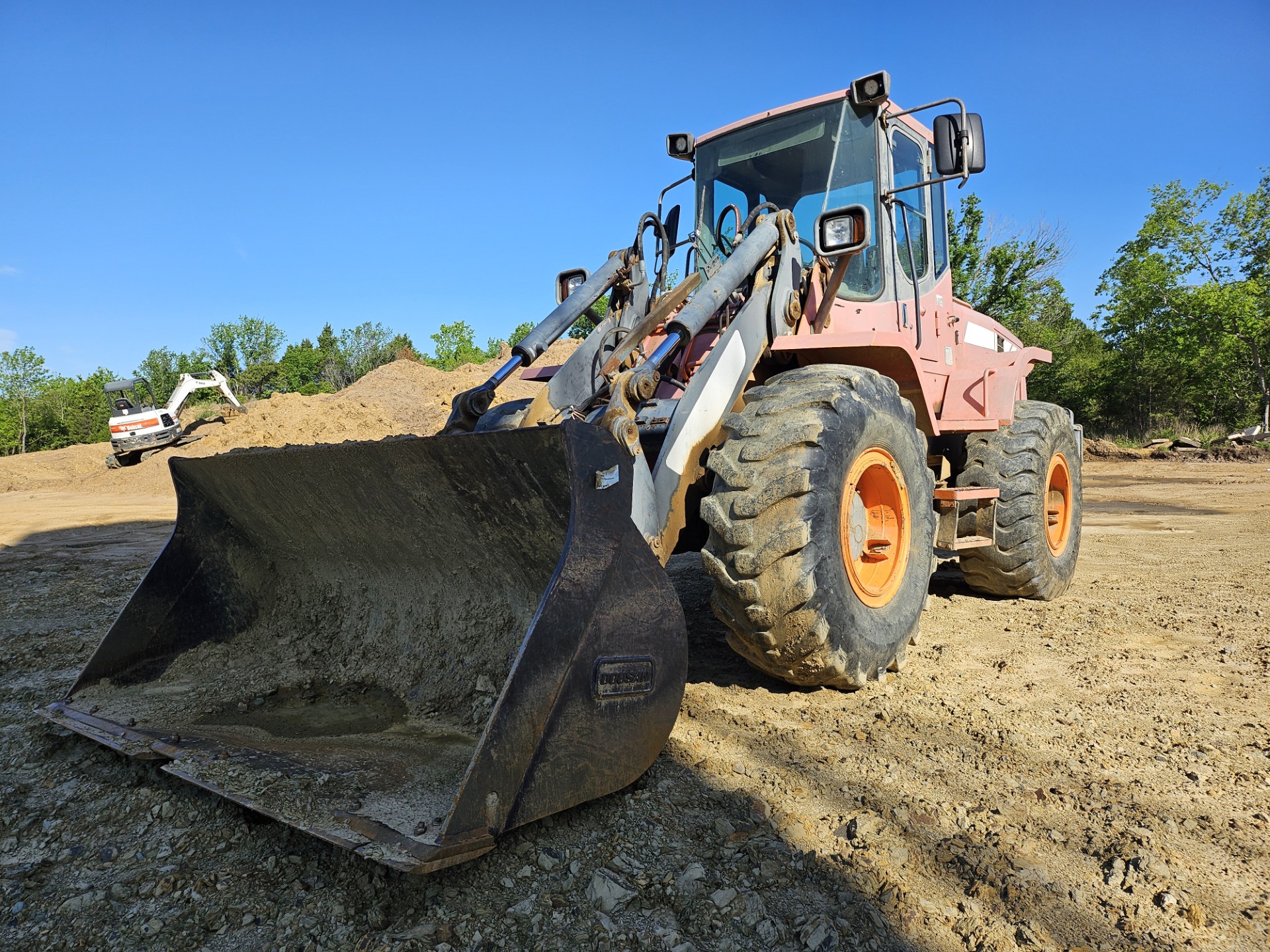2012 Doosan DL200TC Wheel Loader - Image 2