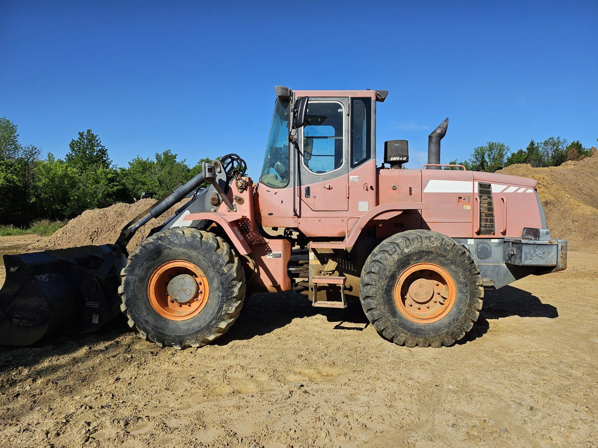 2012 Doosan DL200TC Wheel Loader - Image 5