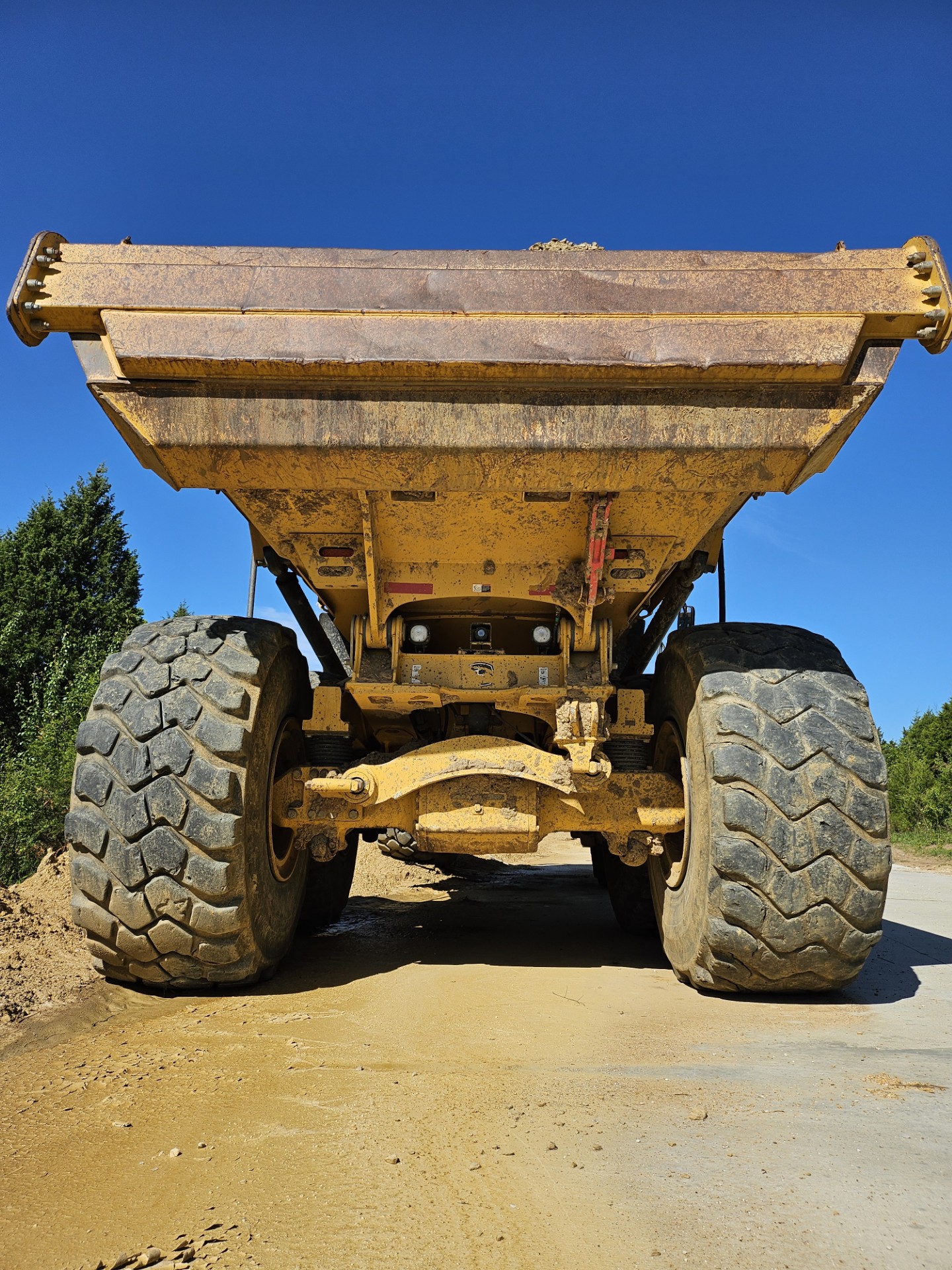 2016 John Deere 410E Articulated Dump Truck - Image 4