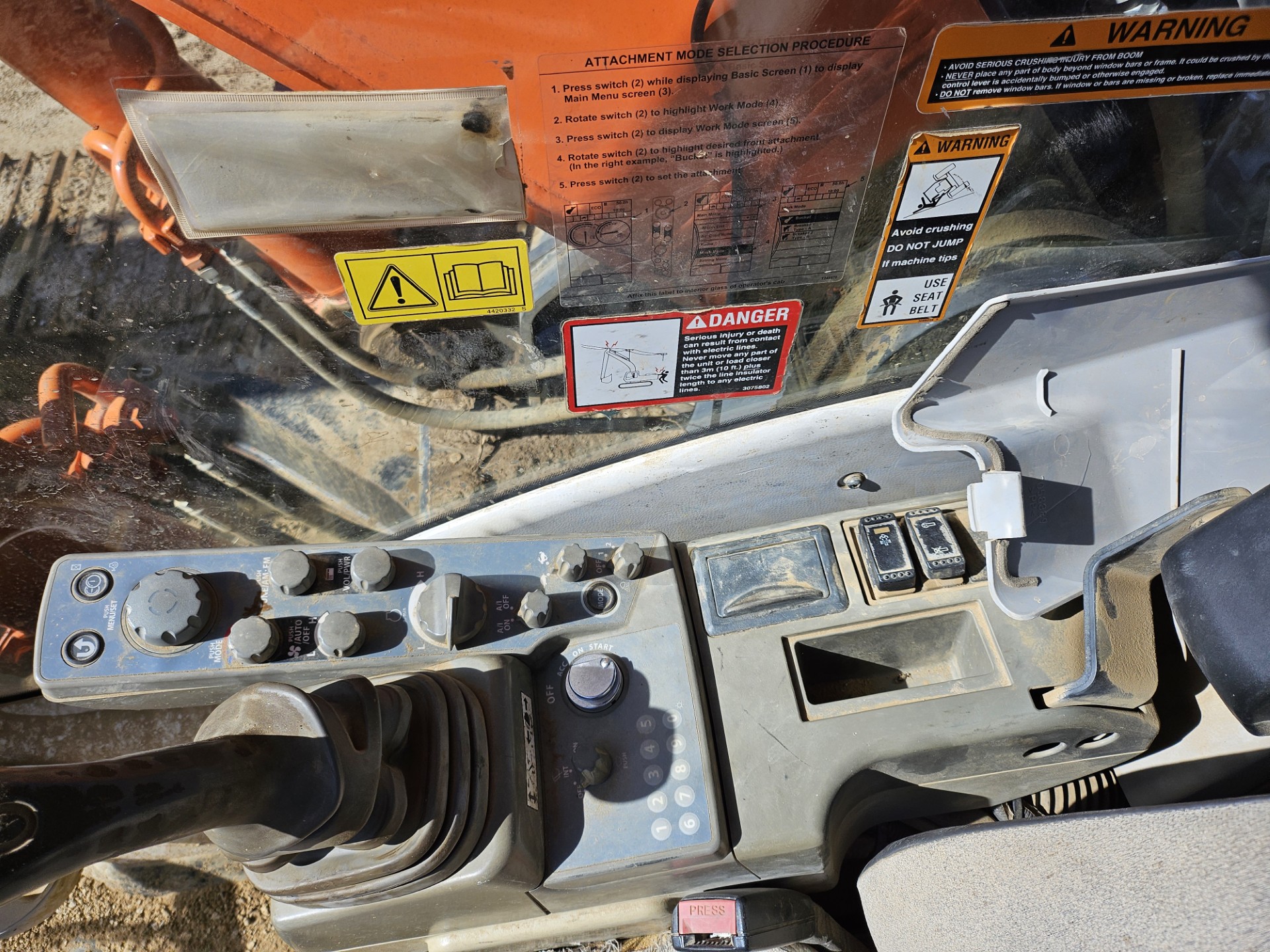 2015 Hitachi ZX250LC-5N - Image 8