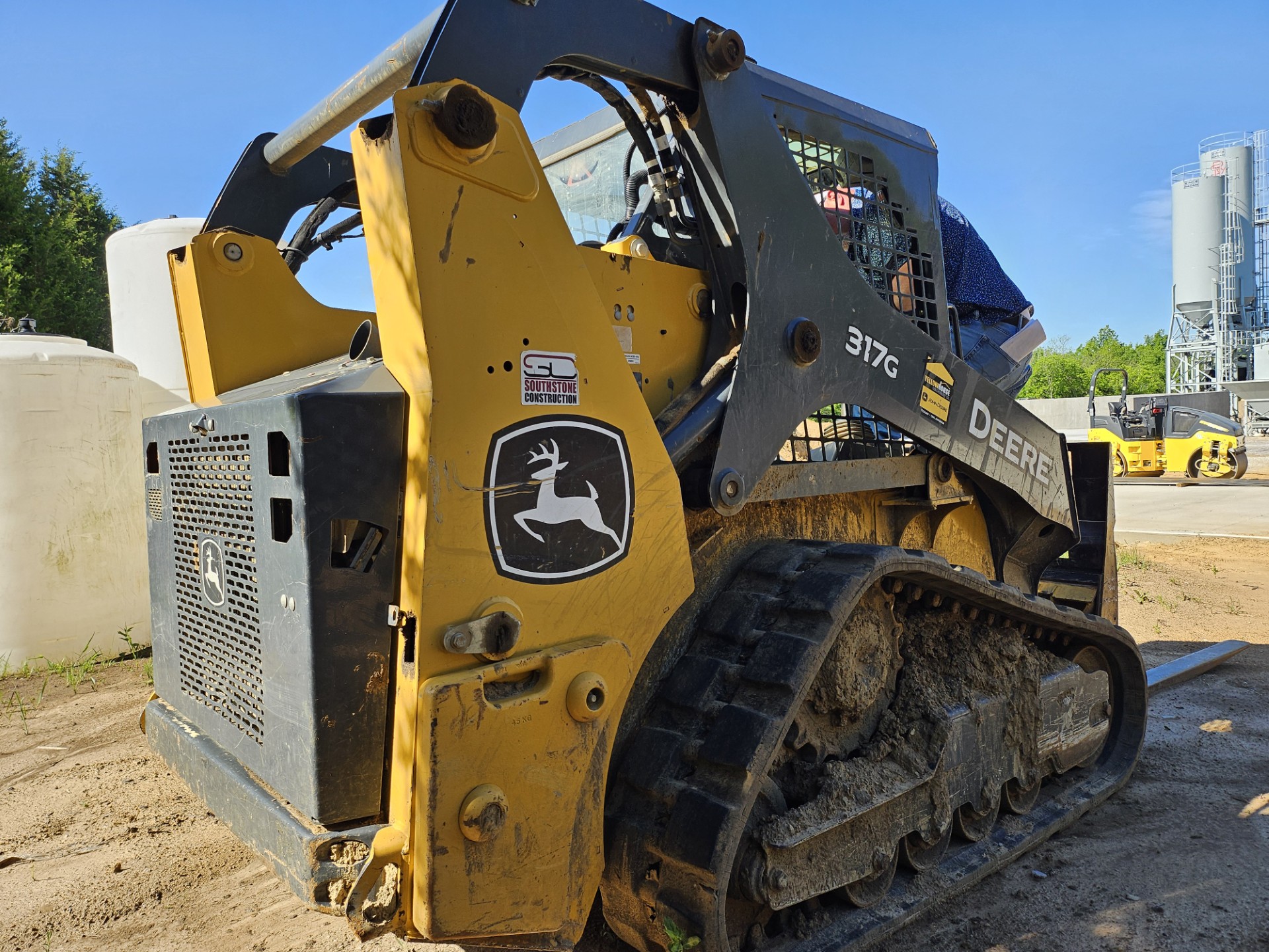 2020 John Deere 317G Compact Track Loader - Image 4
