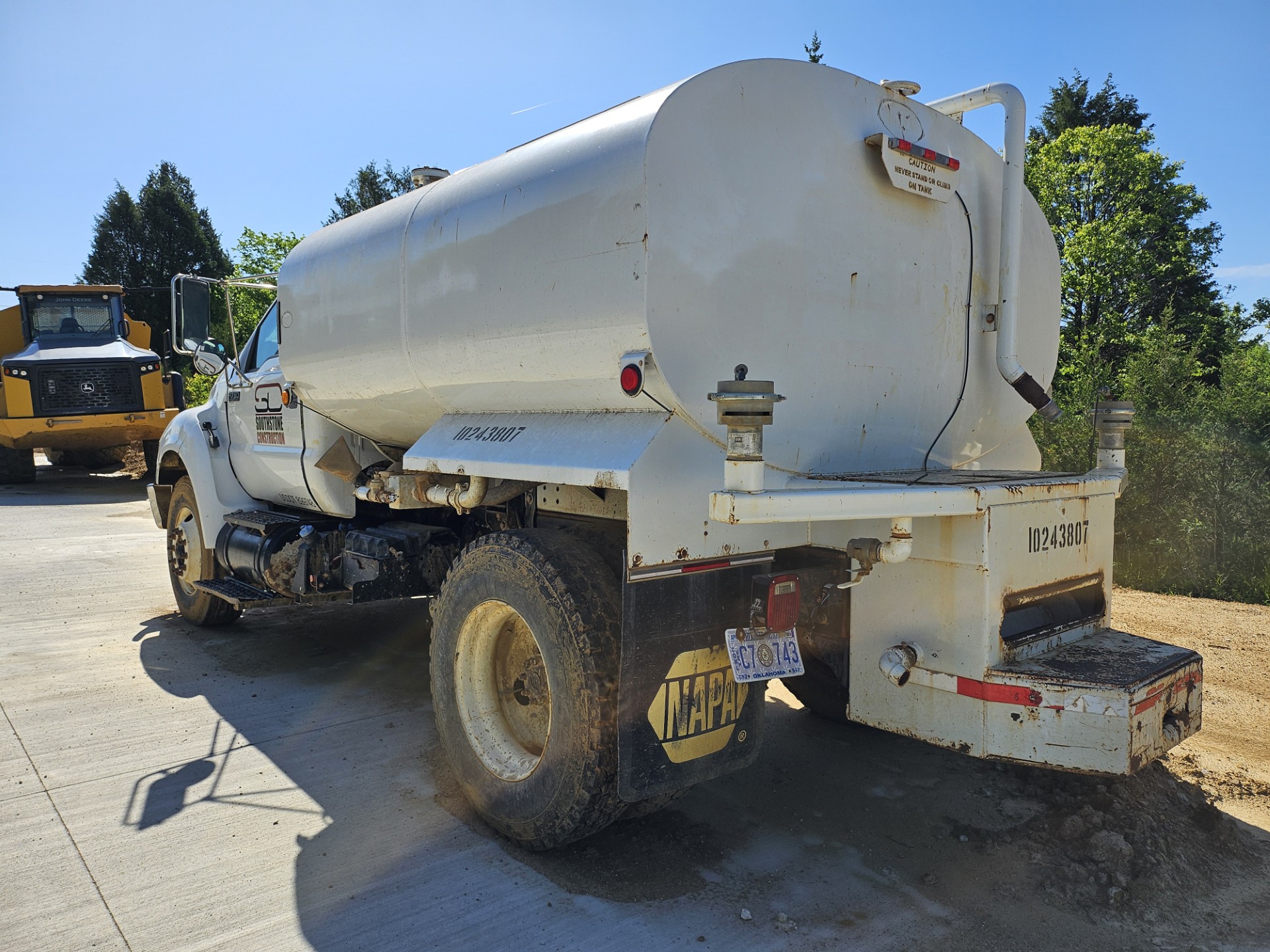 2013 Ford F-750XL Water Truck - Image 4