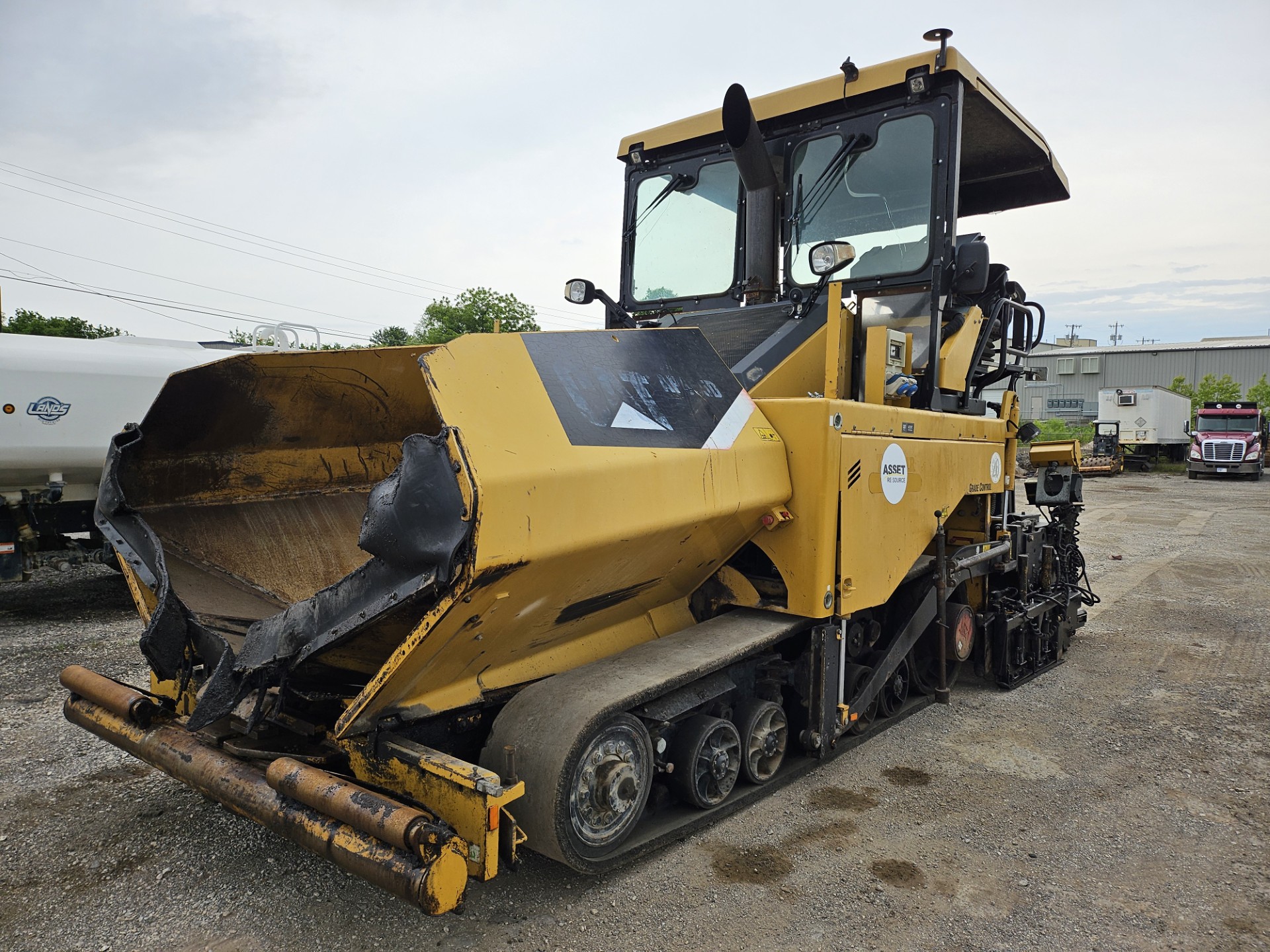 2011 CAT AP655D Asphalt Paver