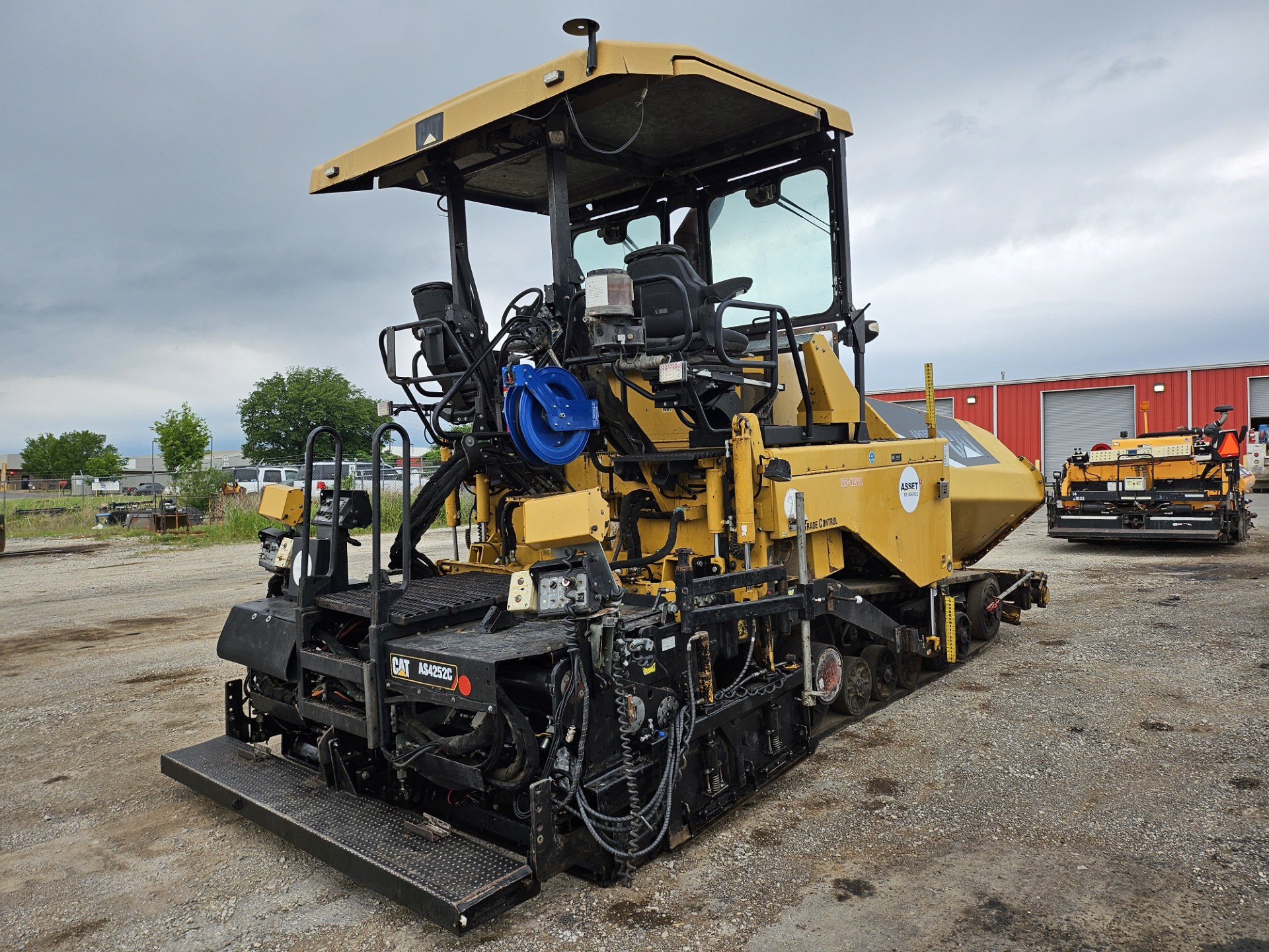 2011 CAT AP655D Asphalt Paver - Image 3
