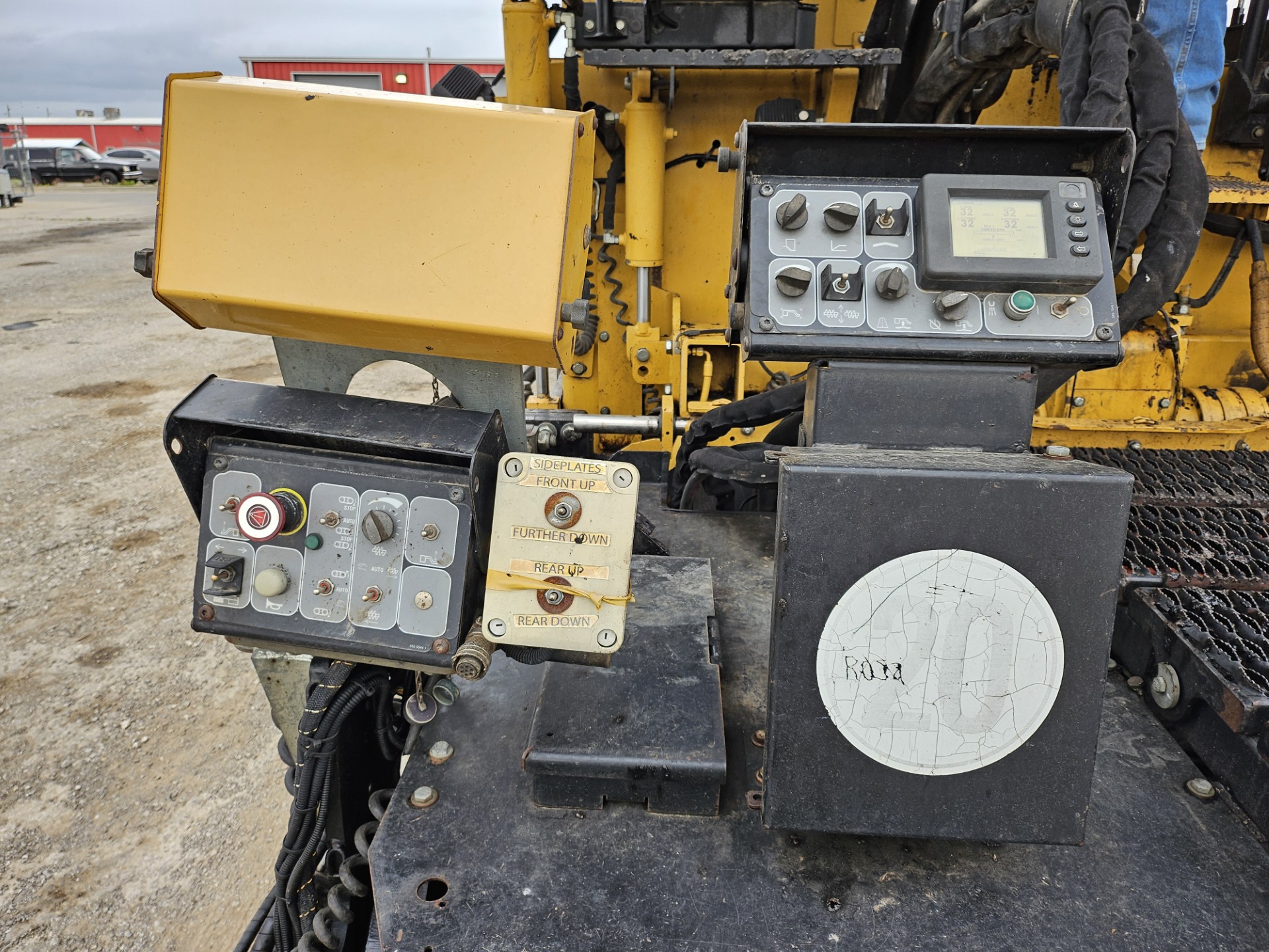 2011 CAT AP655D Asphalt Paver - Image 9