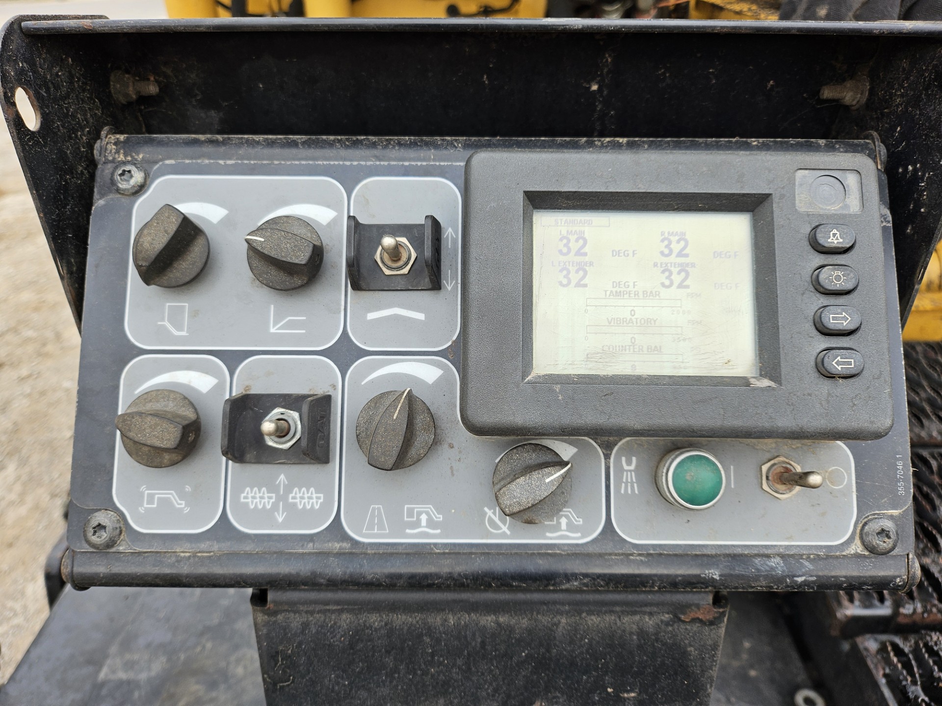 2011 CAT AP655D Asphalt Paver - Image 10