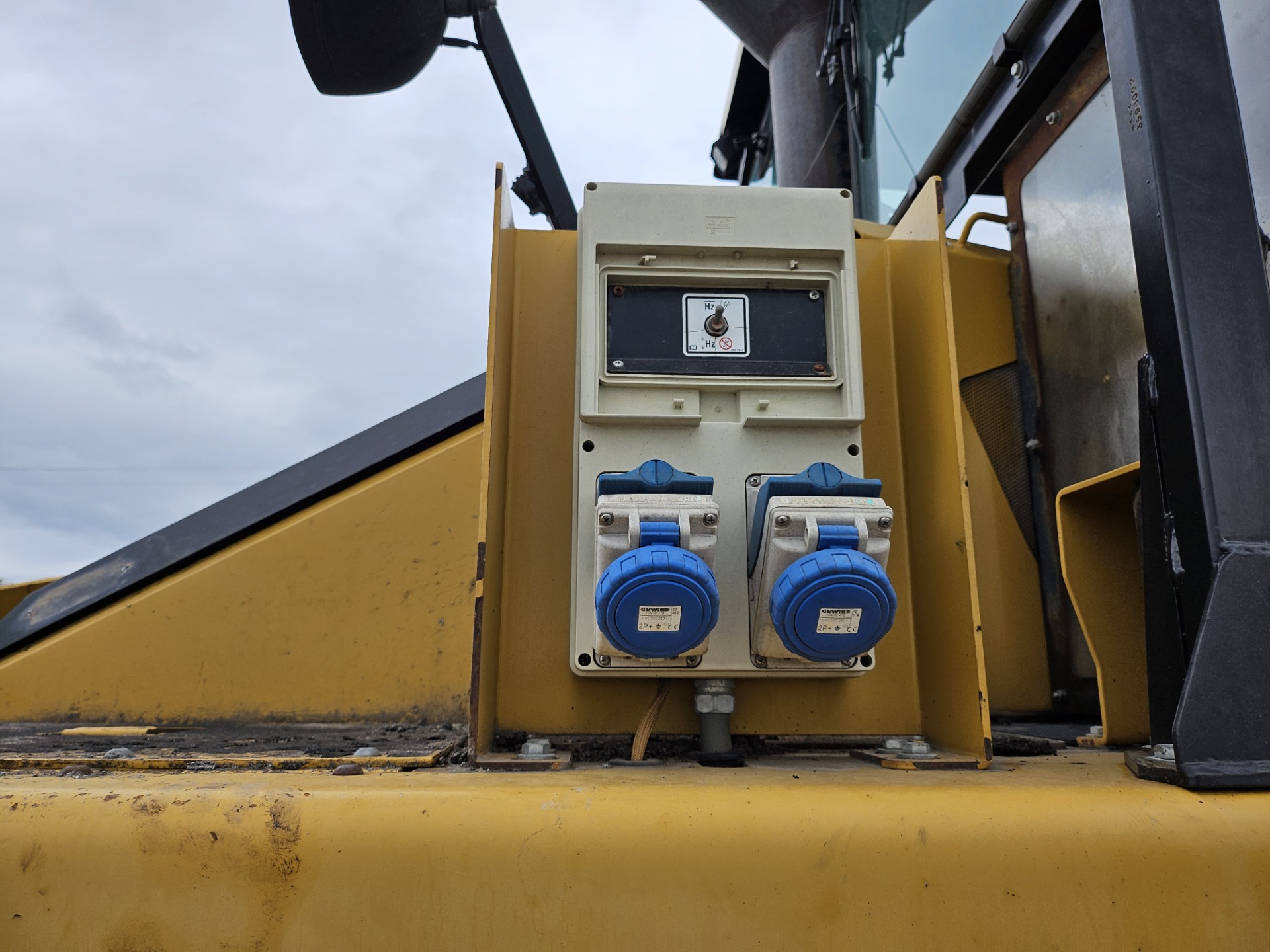 2011 CAT AP655D Asphalt Paver - Image 11