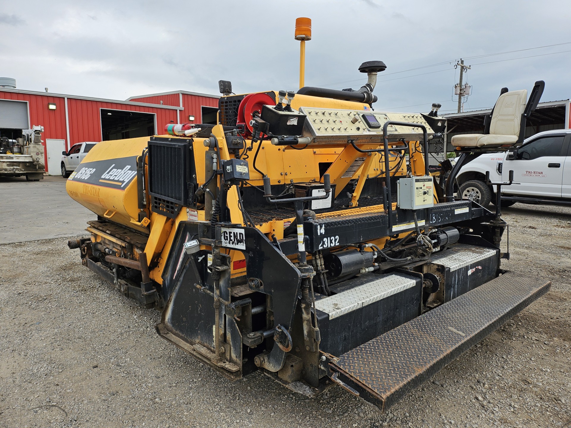 2013 LeeBoy 8515C Asphalt Paver - Image 3