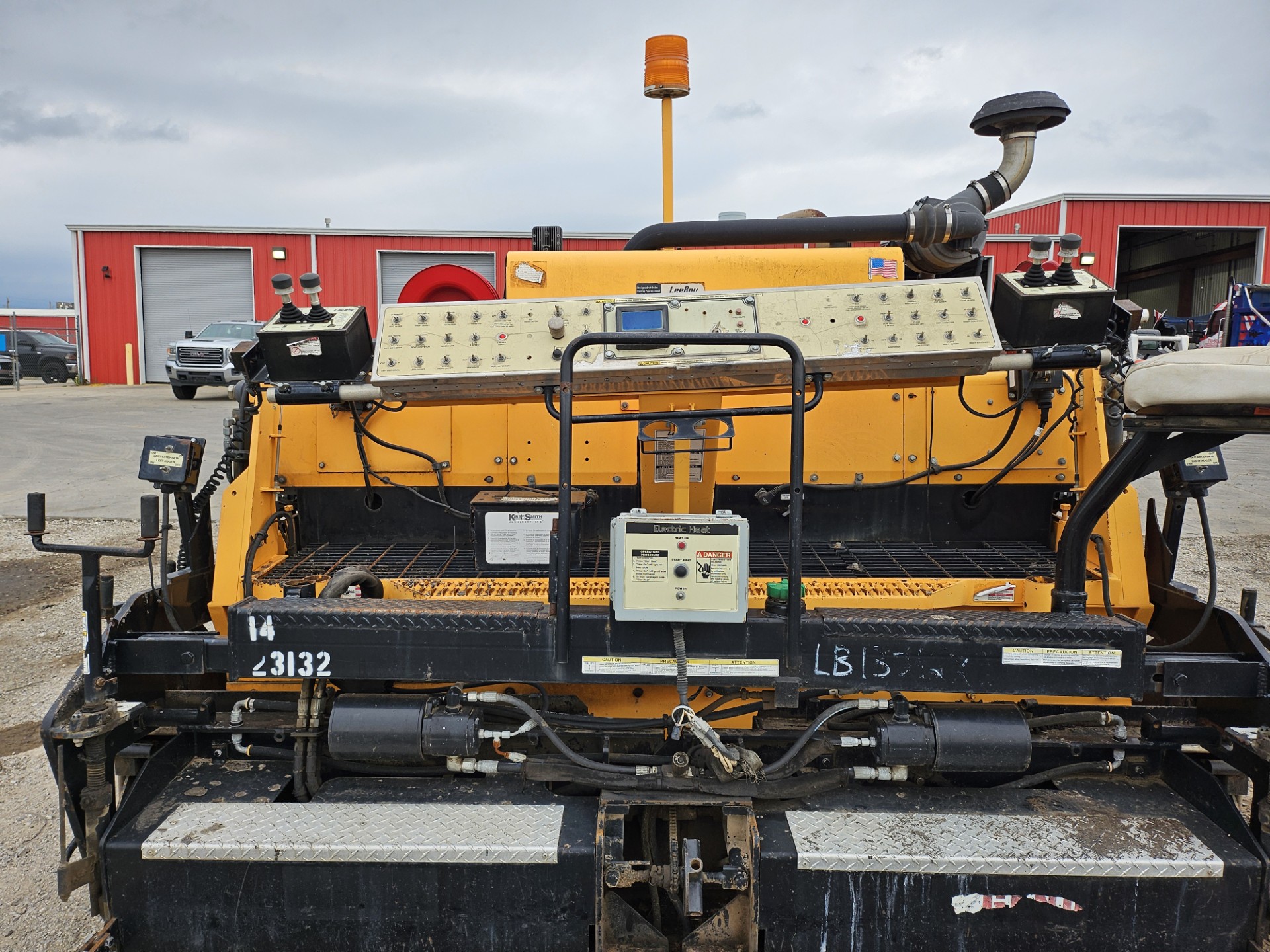 2013 LeeBoy 8515C Asphalt Paver - Image 5