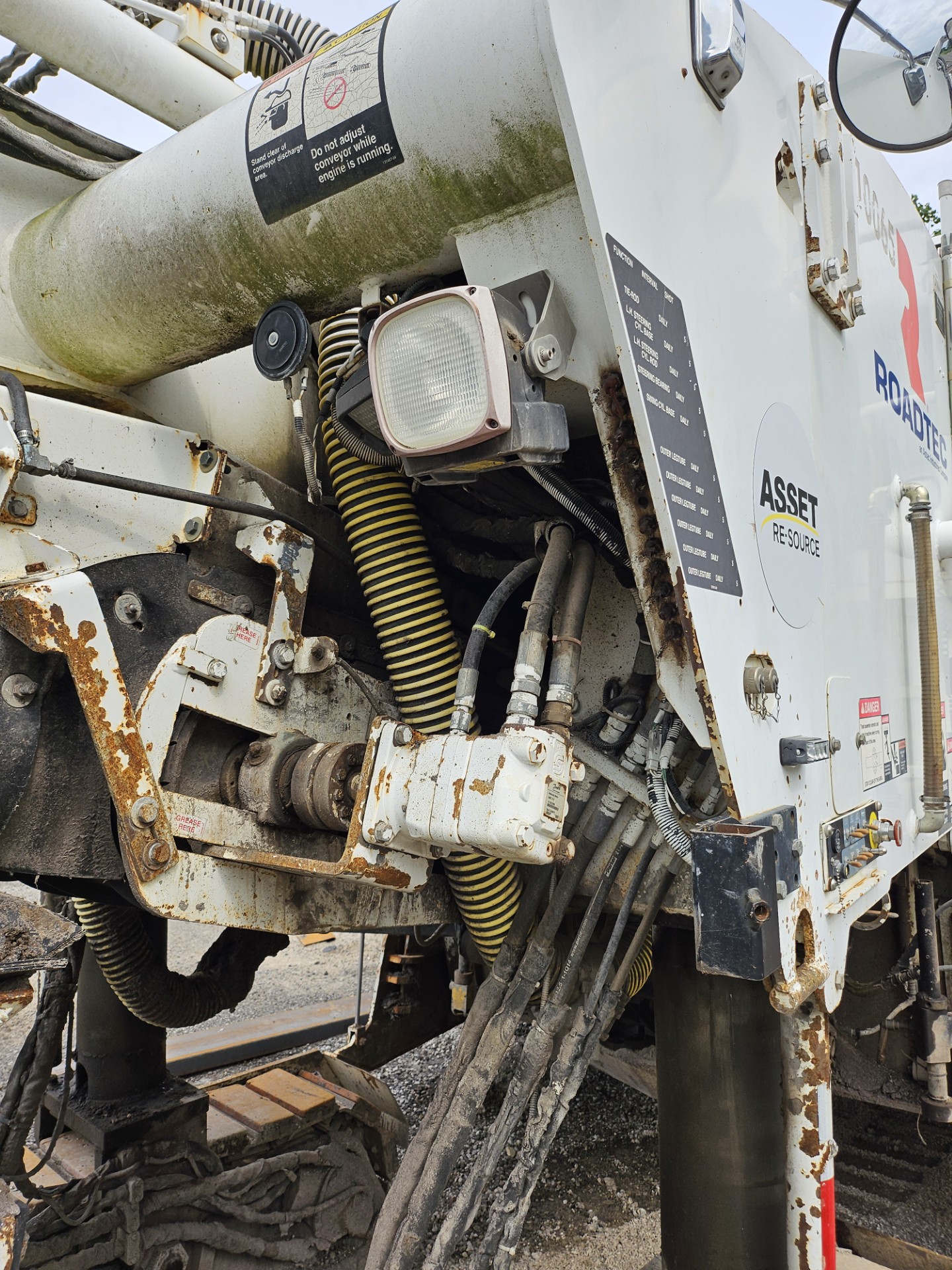 2014 Roadtec RX-600e-4 Cold Planer - Image 10
