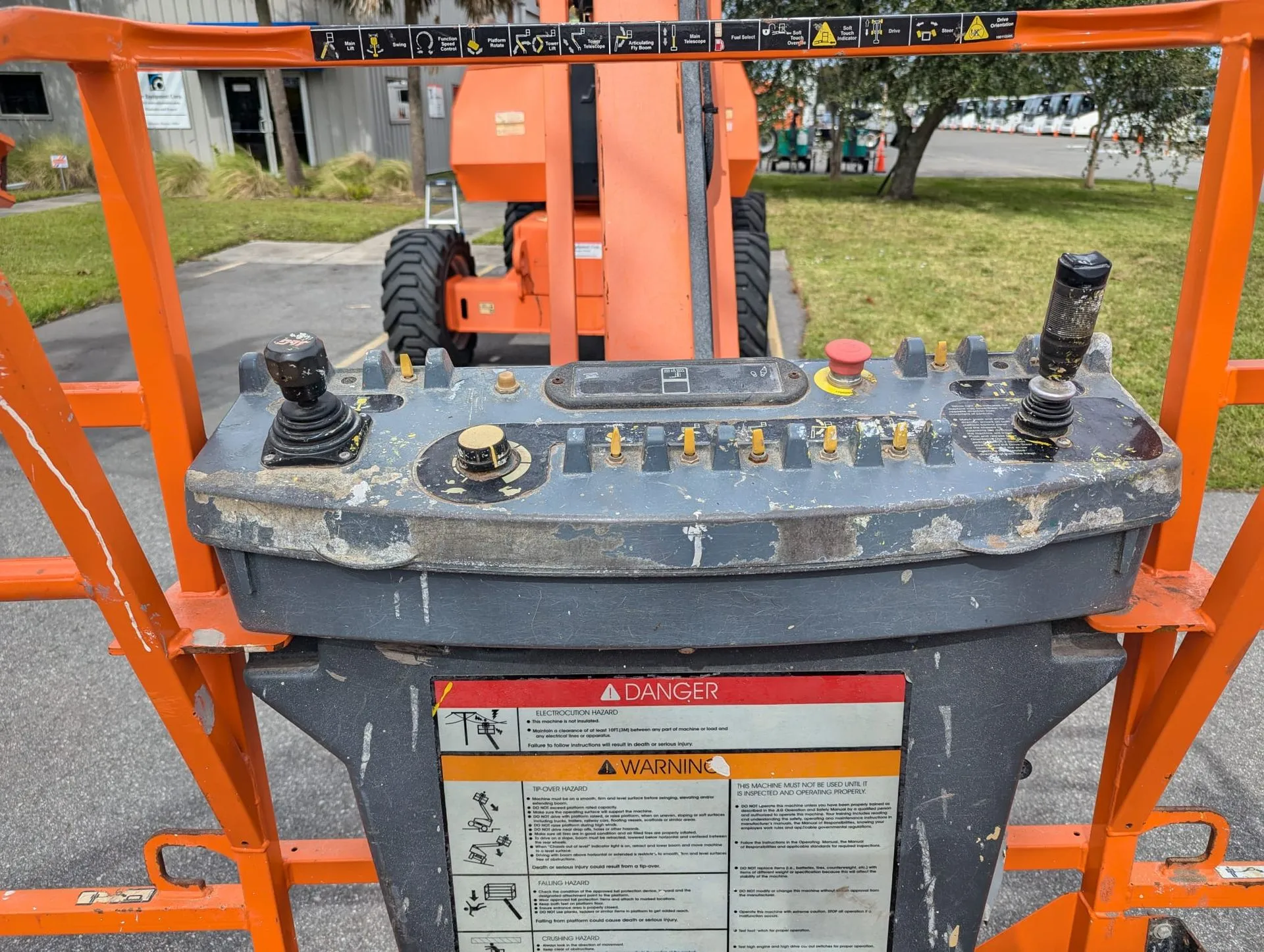 2014 JLG 800AJ Articulating Boom Lift - Image 7