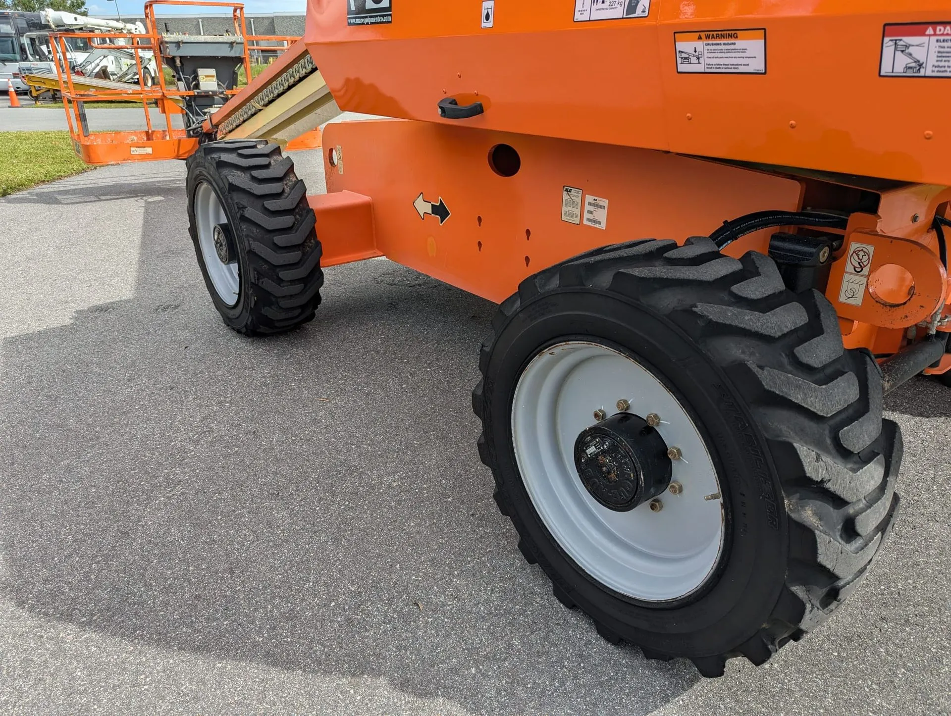 2016 JLG 600 S Telescopic Boom Lift - Image 4