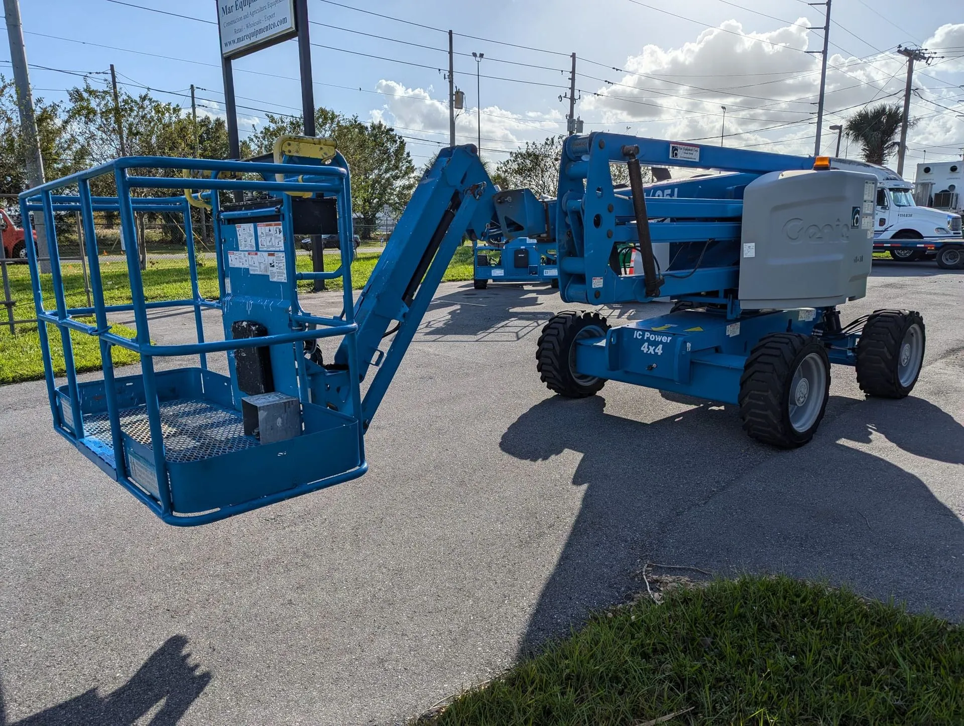 2014 Genie Z45/25J Articulating Boom Lift