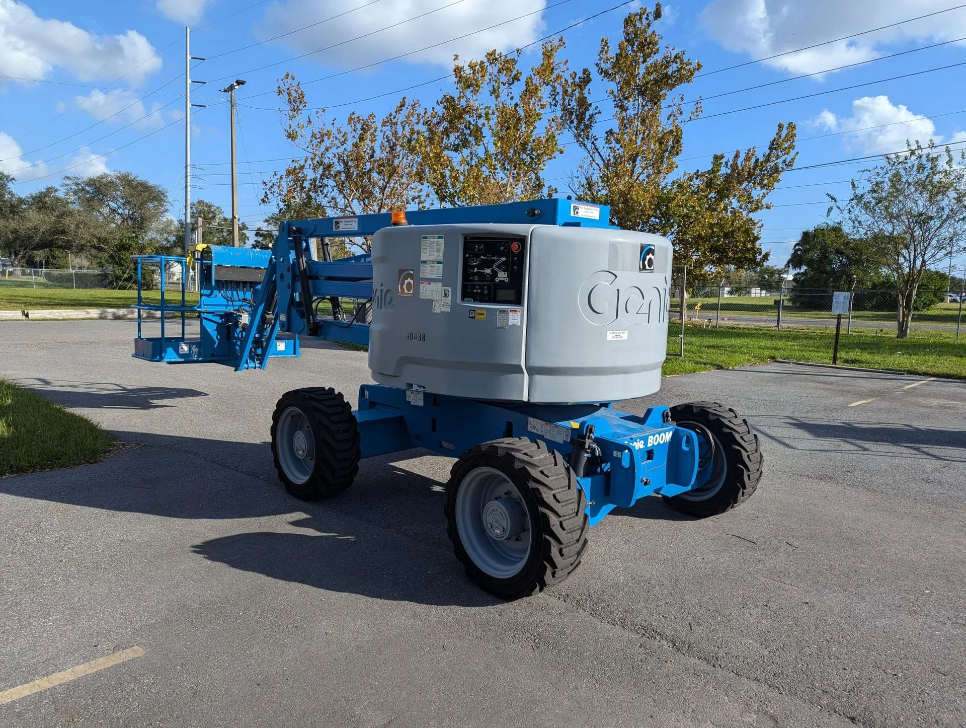 2014 Genie Z45/25J Articulating Boom Lift - Image 3