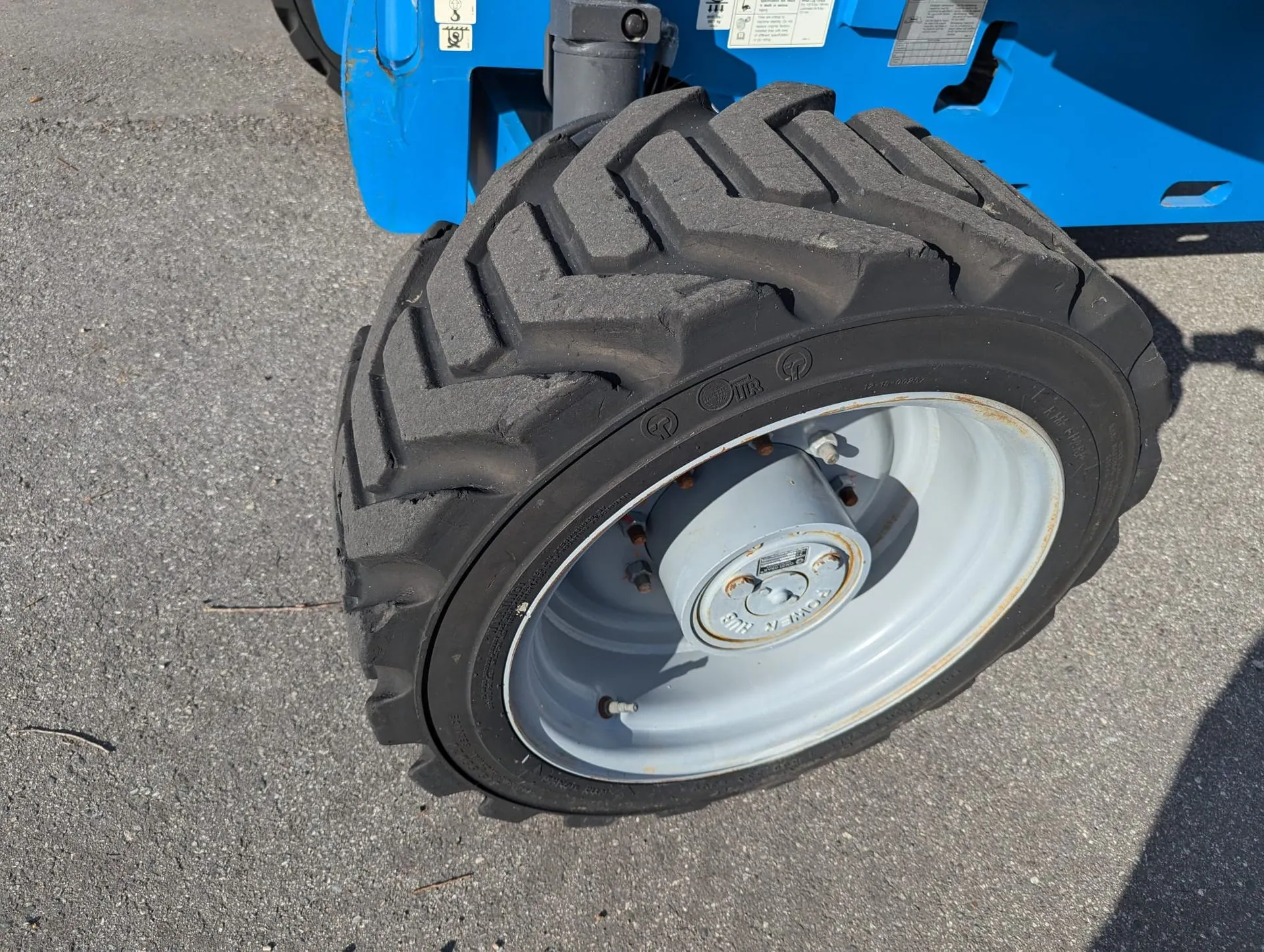 2014 Genie Z45/25J Articulating Boom Lift - Image 5