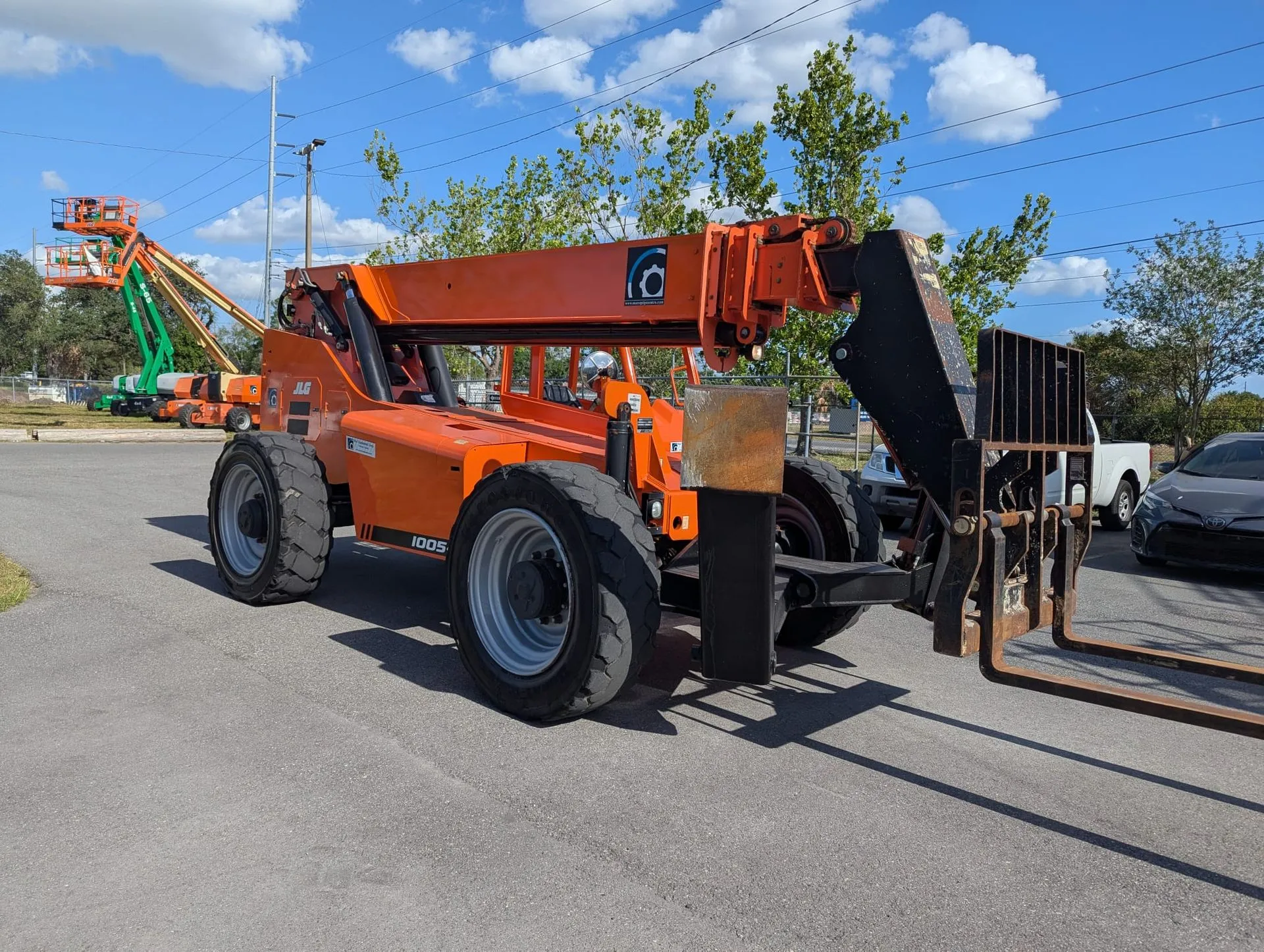2016 Skytrak 10054 Telehandler - Image 2
