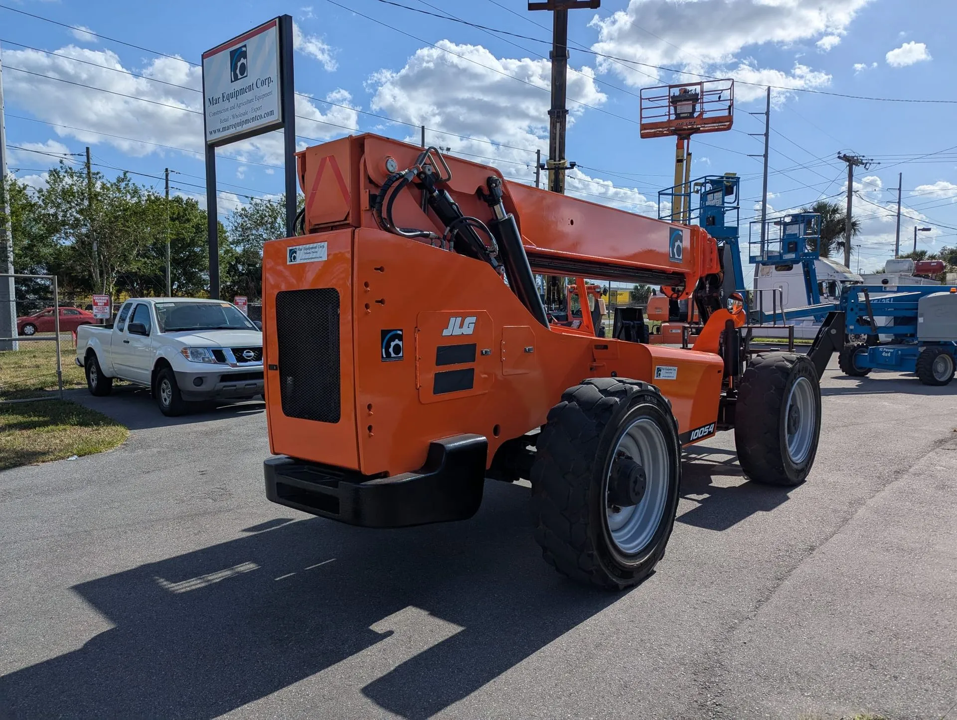 2016 Skytrak 10054 Telehandler - Image 3