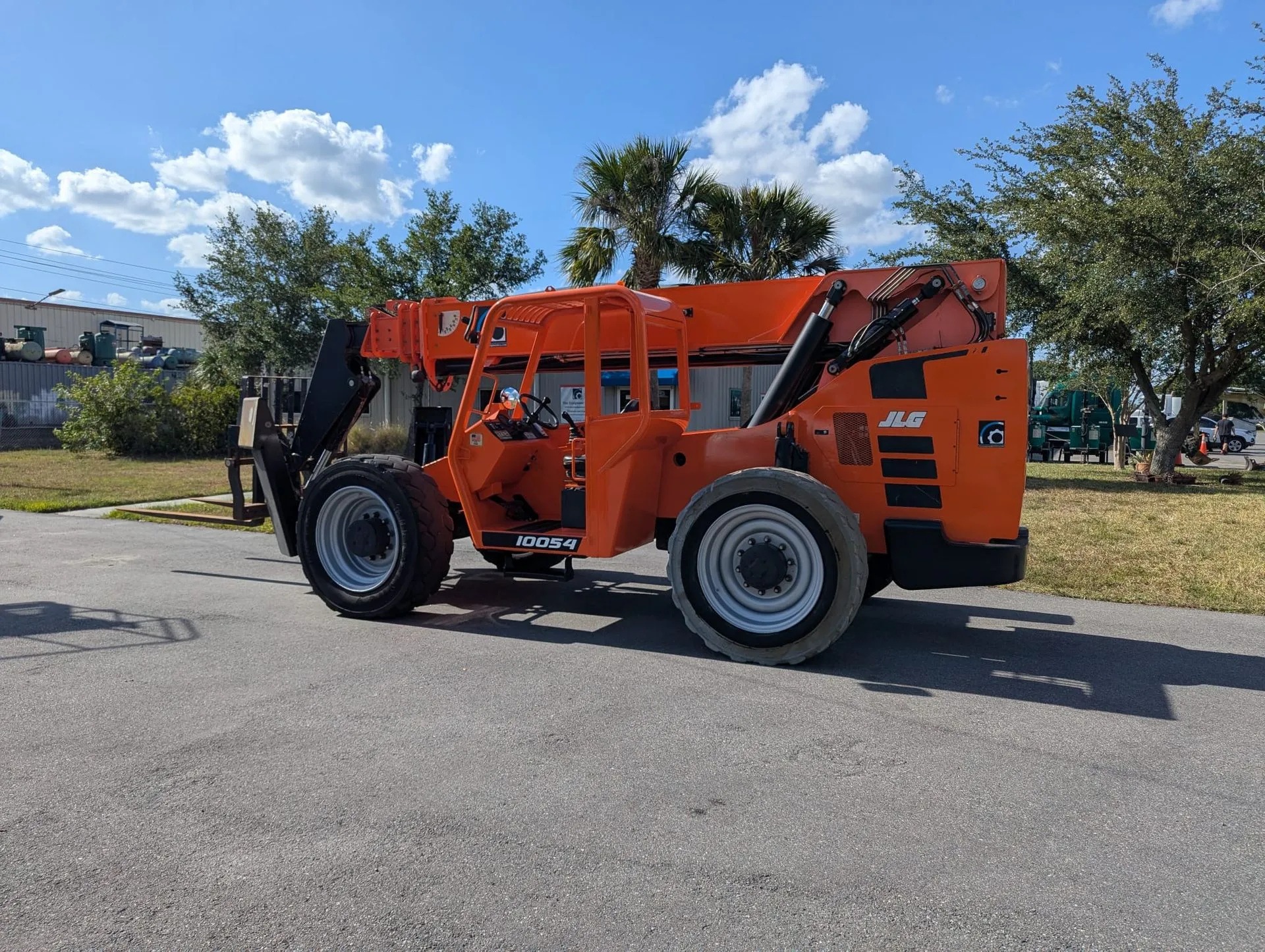 2016 Skytrak 10054 Telehandler - Image 5