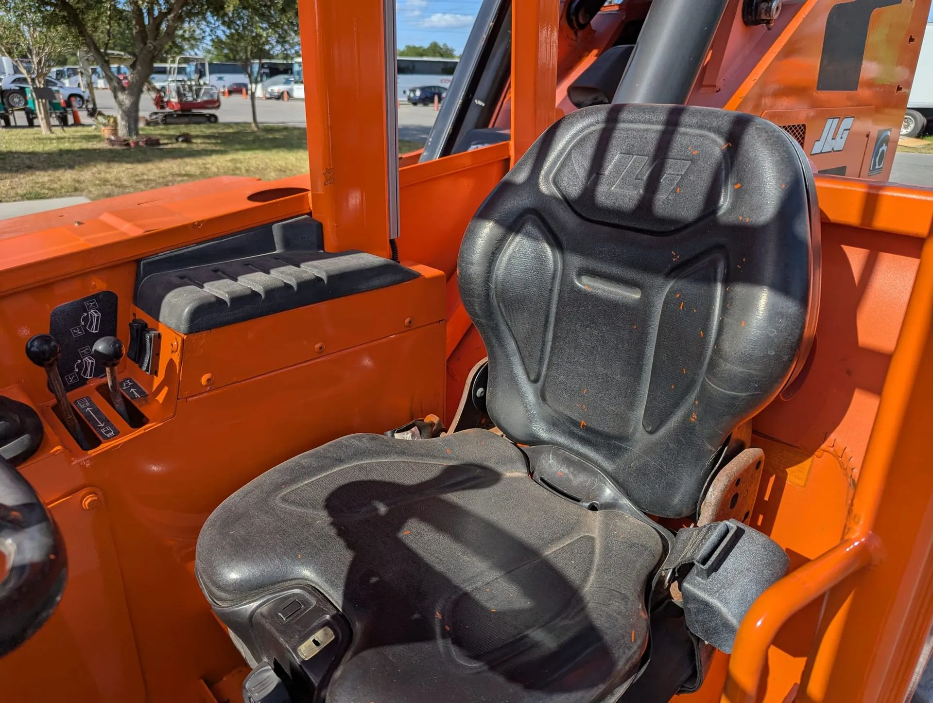 2016 Skytrak 10054 Telehandler - Image 6