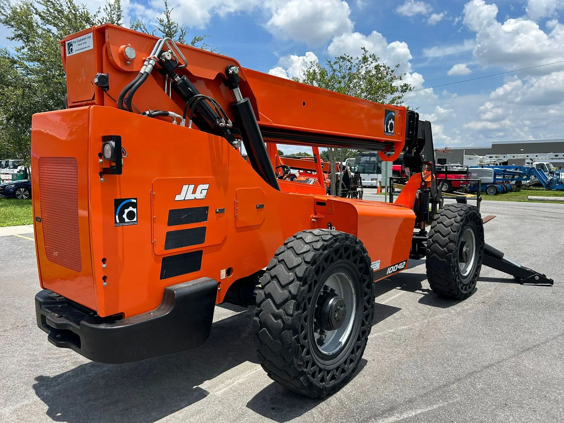 2019 JLG/Skytrak 10042 4x4 Telehandler - Image 3