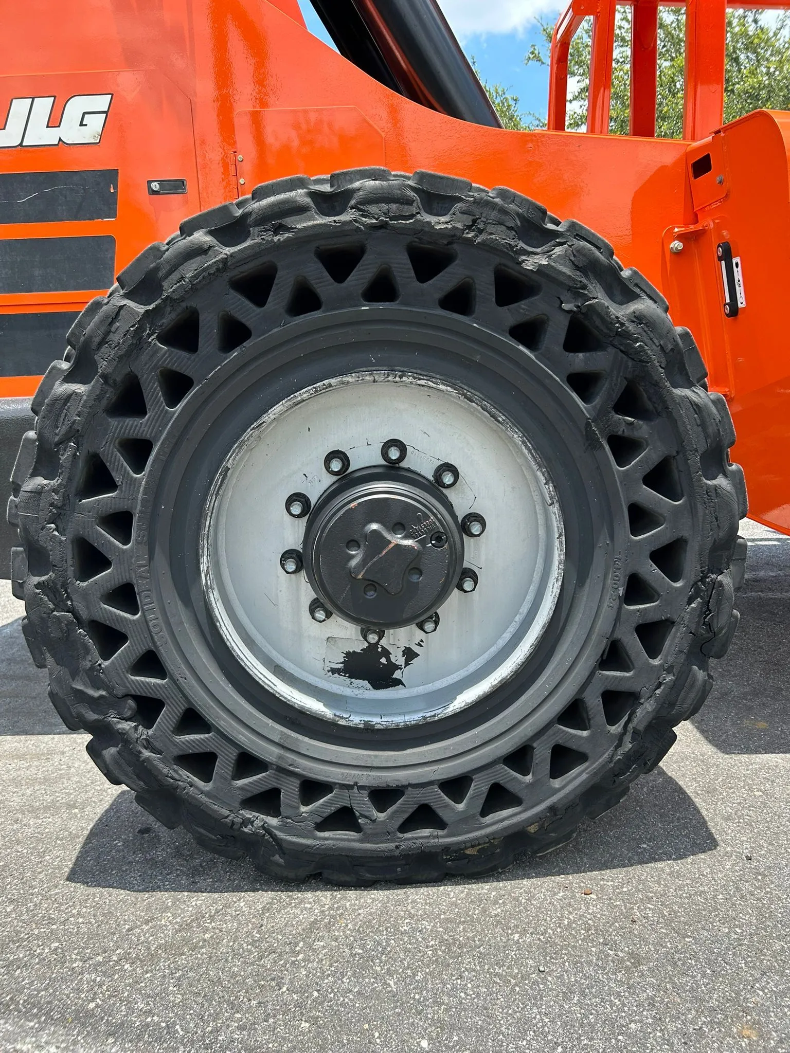 2019 JLG/Skytrak 10042 4x4 Telehandler - Image 5