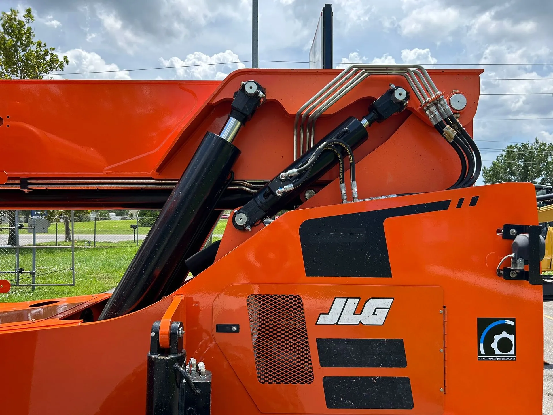 2019 JLG/Skytrak 10042 4x4 Telehandler - Image 6