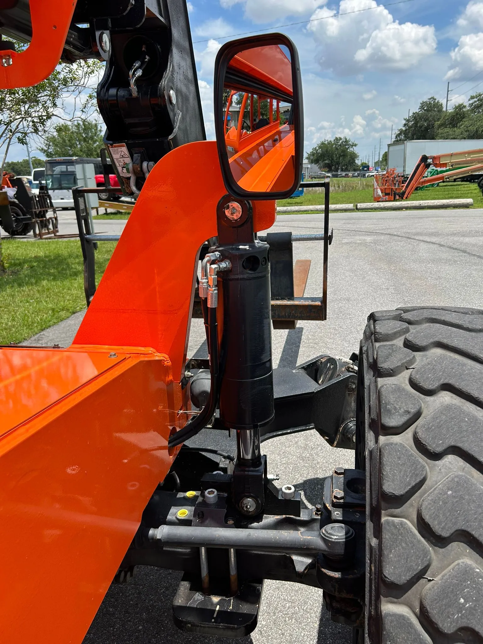2019 JLG/Skytrak 10042 4x4 Telehandler - Image 8