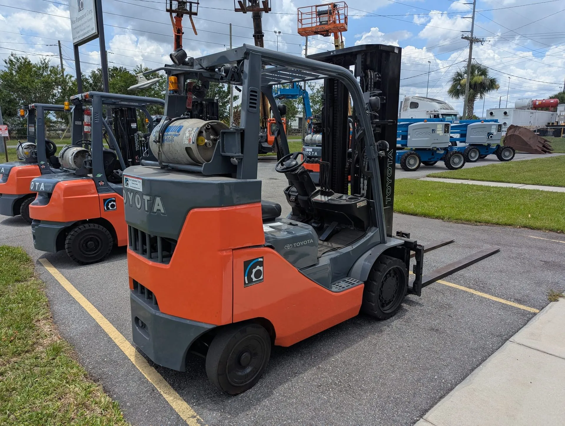 2016 Toyota 8FGC35U-BCS Cushion Tire Forklift - Image 3