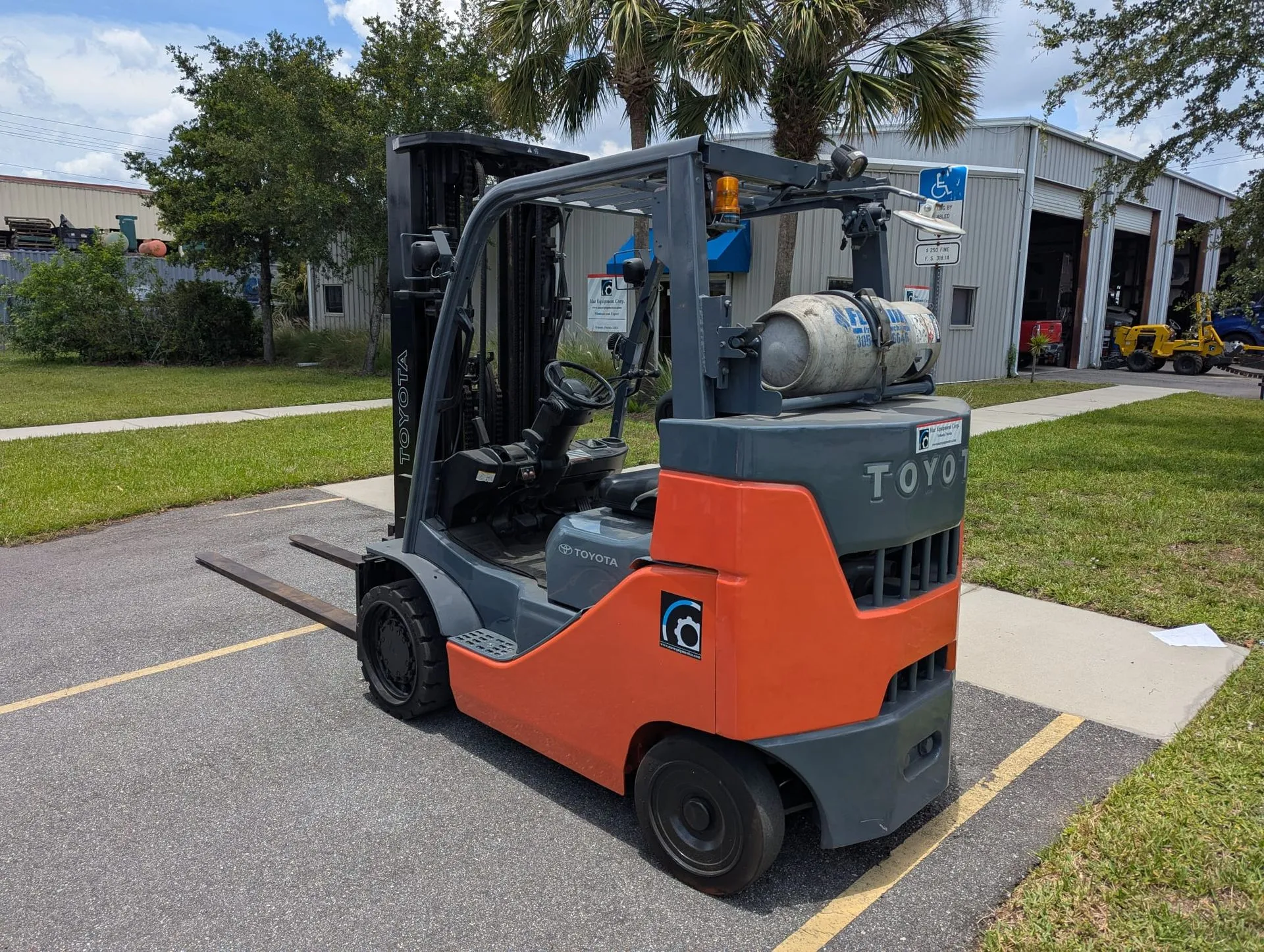 2016 Toyota 8FGC35U-BCS Cushion Tire Forklift - Image 4