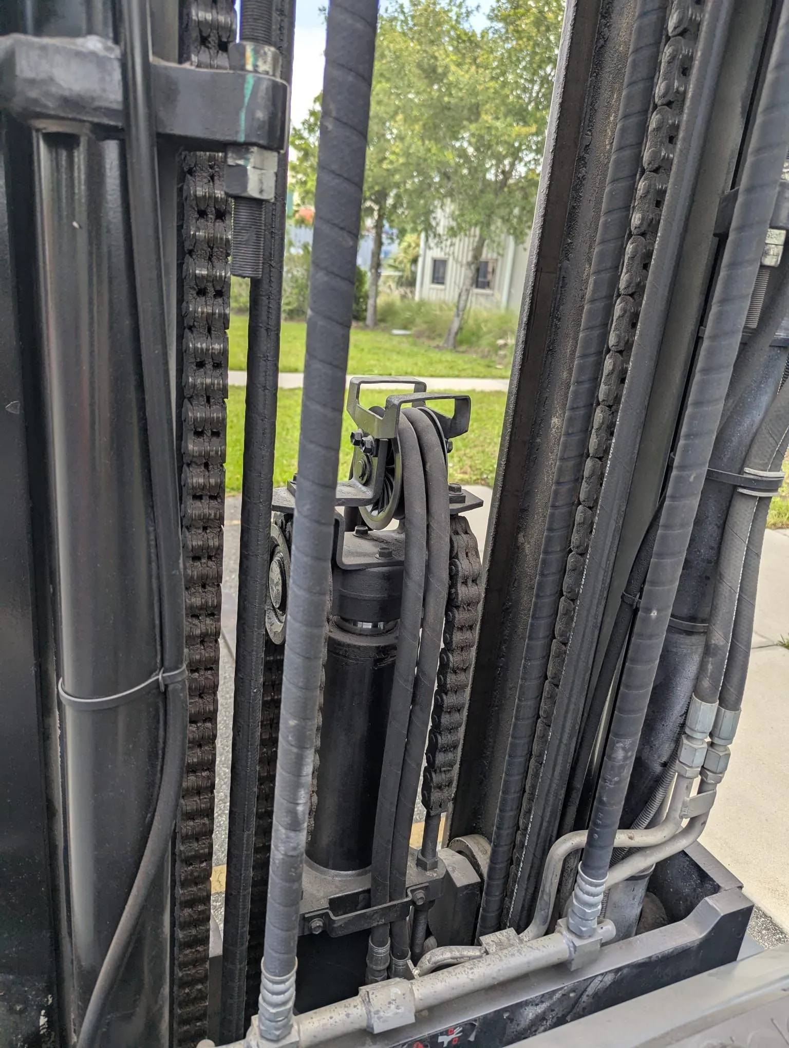 2016 Toyota 8FGC35U-BCS Cushion Tire Forklift - Image 6
