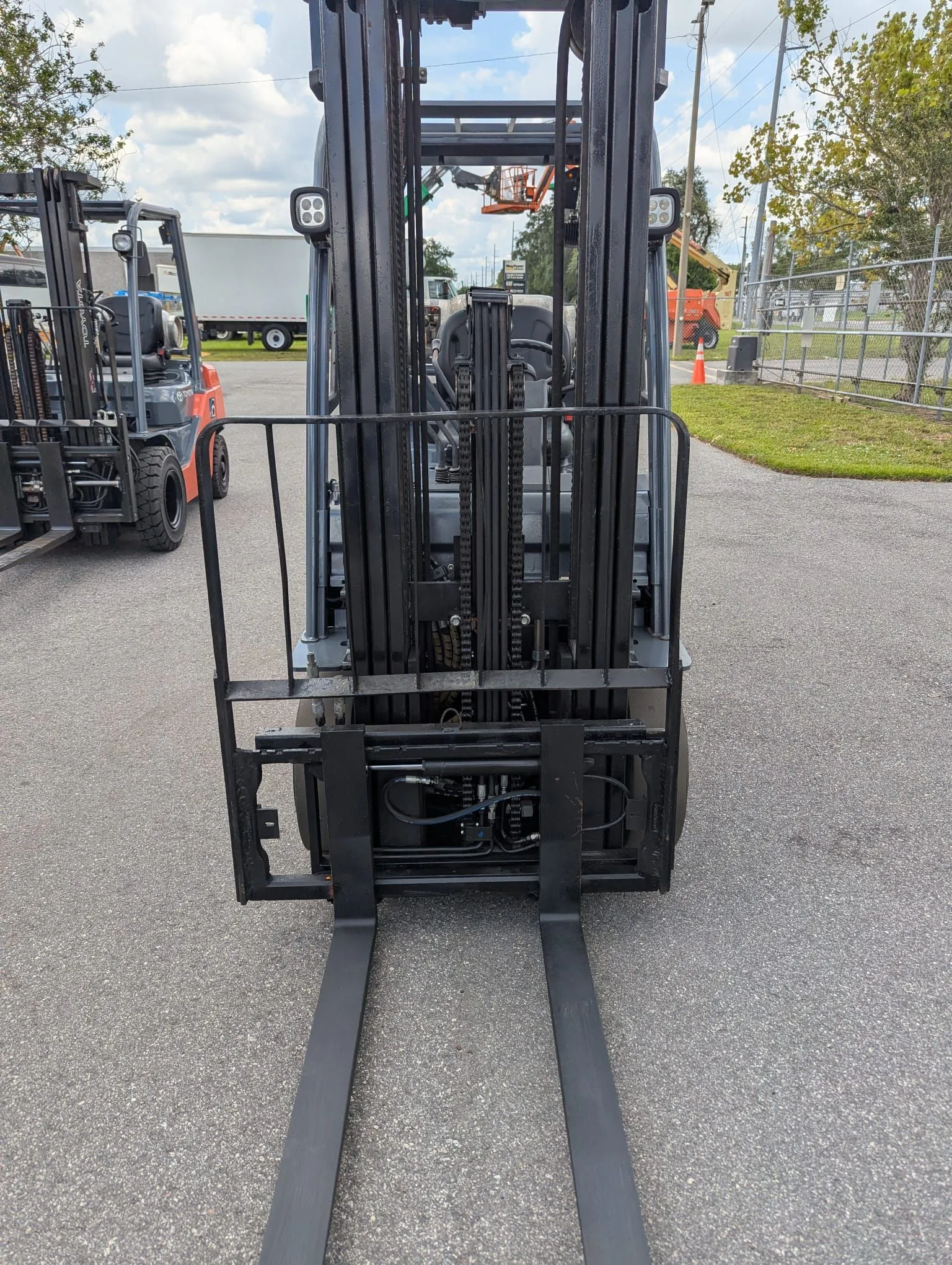 2016 Toyota 8FGCU25 Cushion Tire Forklift - Image 5