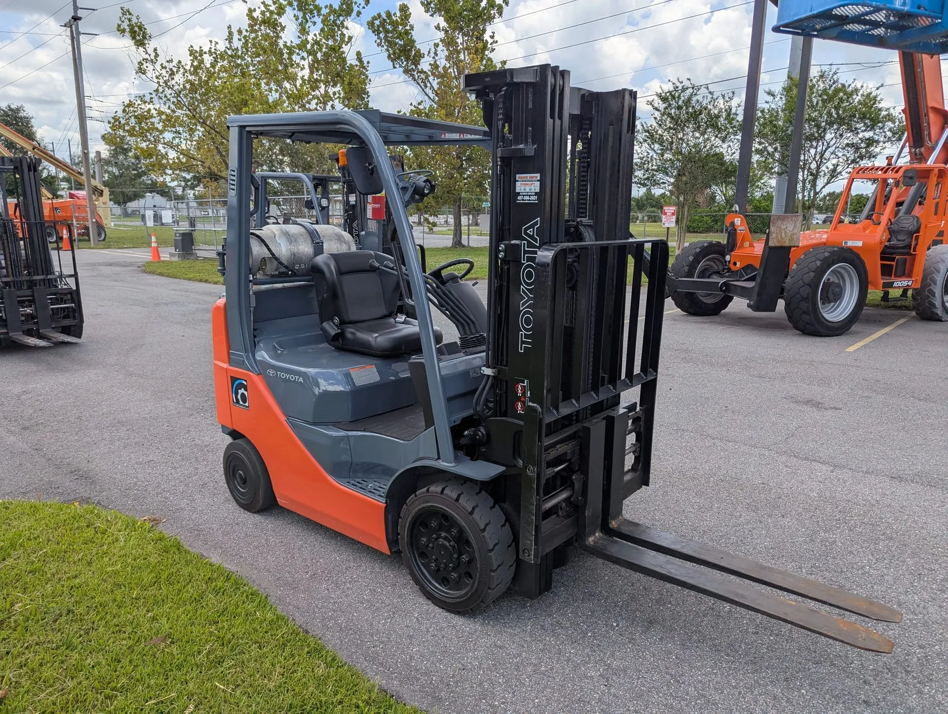 2018 Toyota 8FGCU20 Cushion Tire Forklift - Image 2