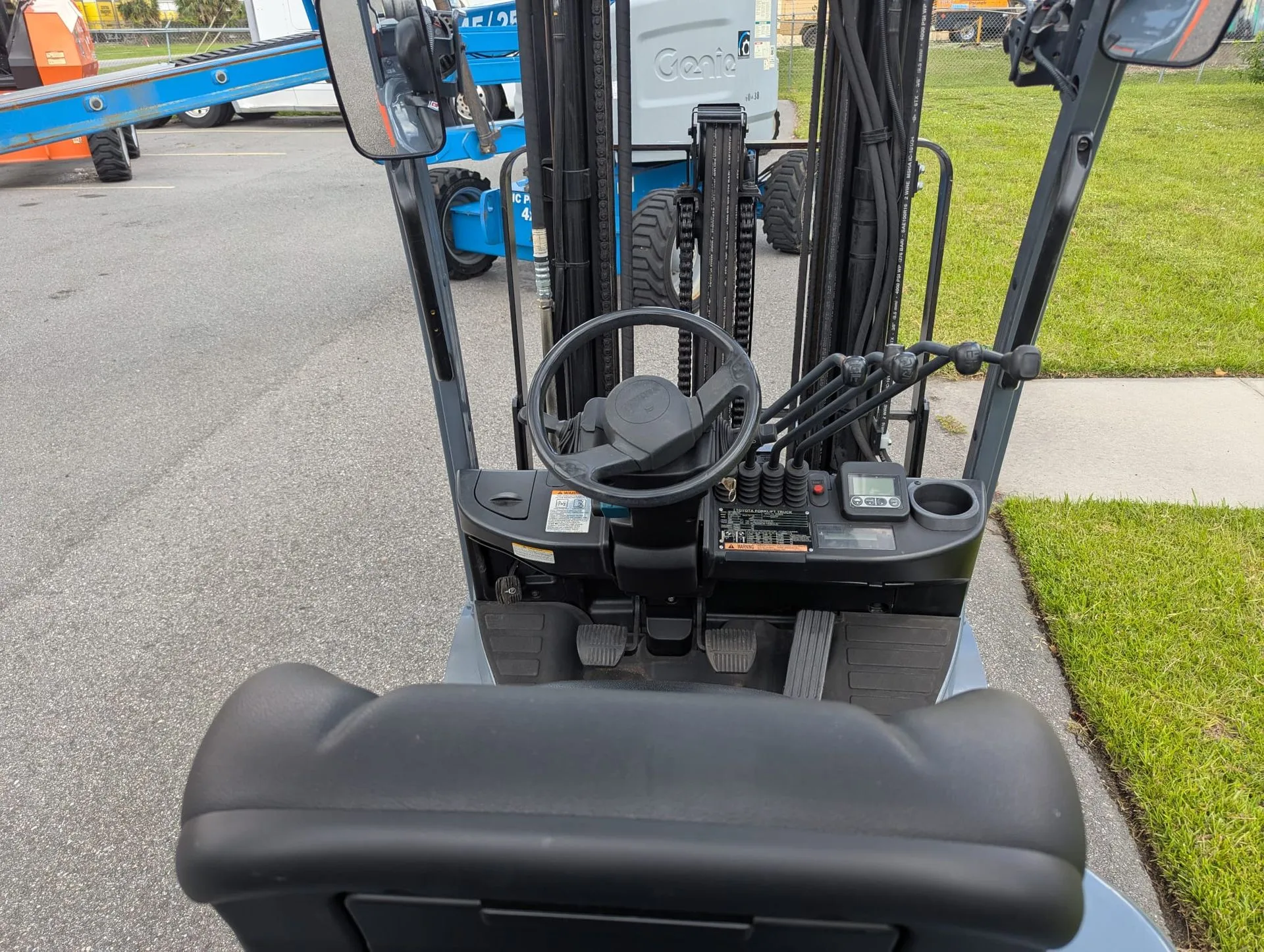 2018 Toyota 8FGCU20 Cushion Tire Forklift - Image 7