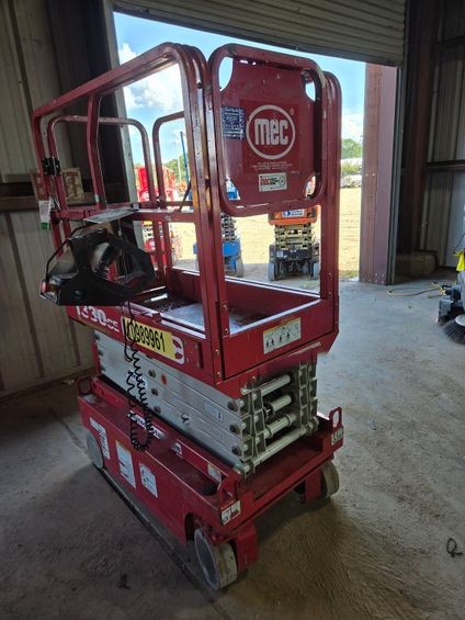 2019 MEC 1330SE Electric Scissor Lift - Image 2