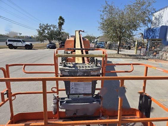 2018 JLG 800S Telescopic Boom Lift - Image 4