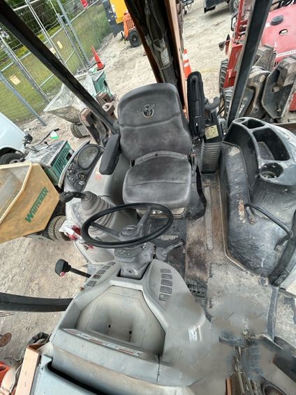 2020 CASE 580N EP Backhoe Loader - Image 2