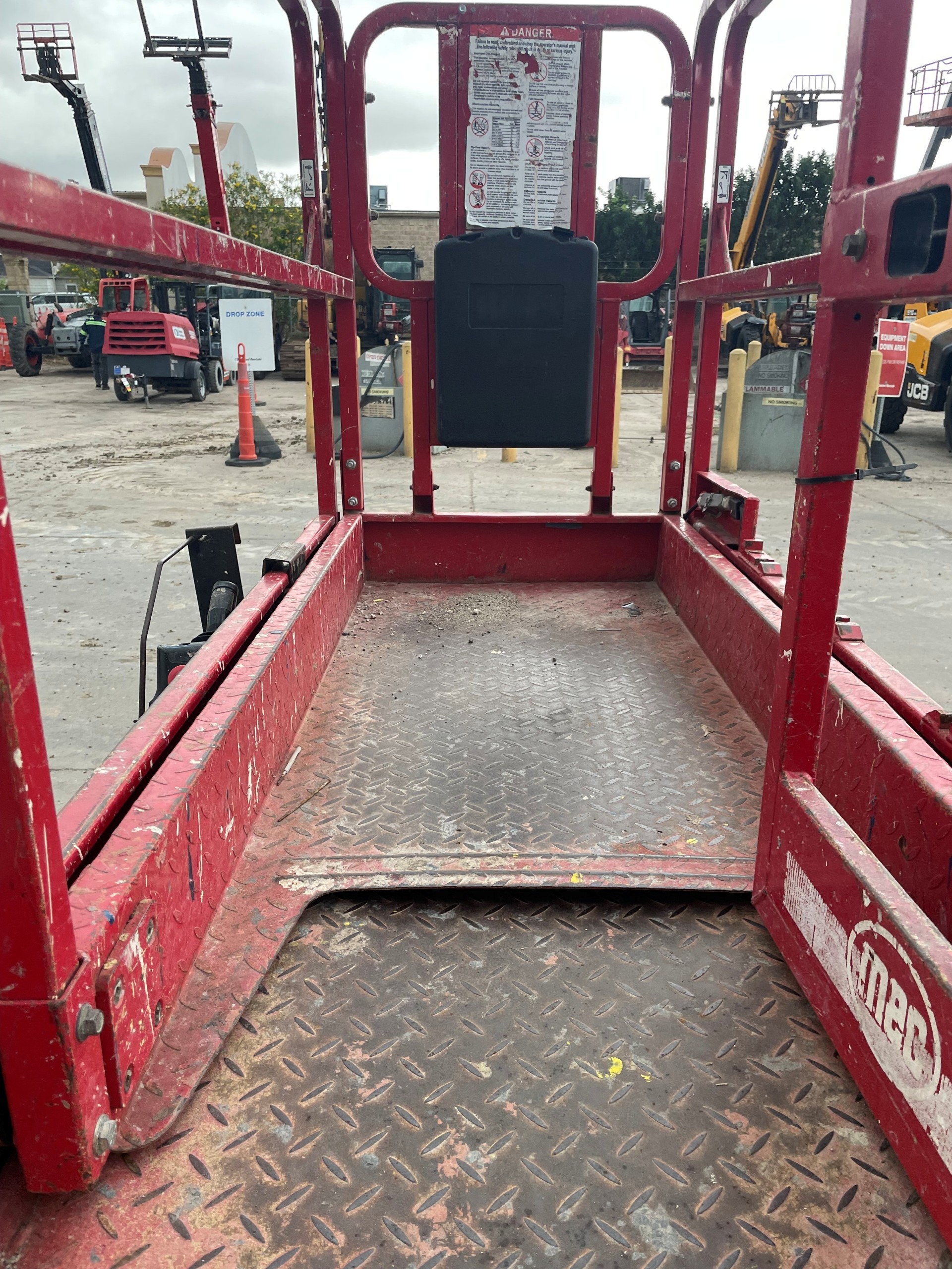 2018 MEC 1930SE Electric Scissor Lift