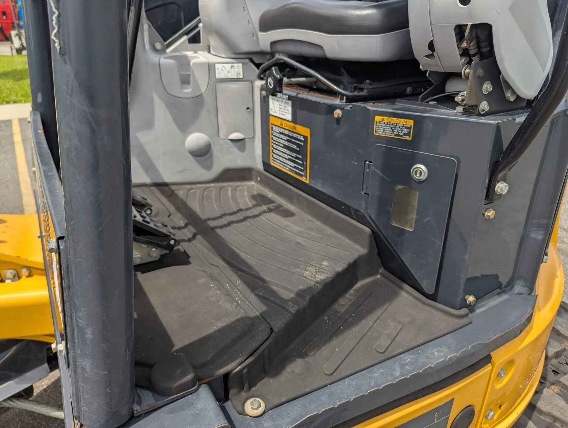 2021 John Deere 50G Mini Excavator - Image 8