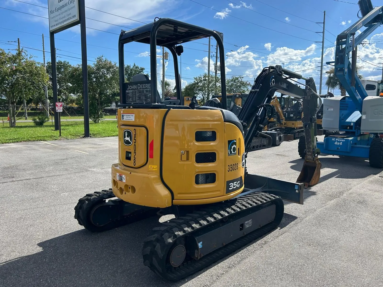 2022 John Deere 35G Mini Excavator - Image 2