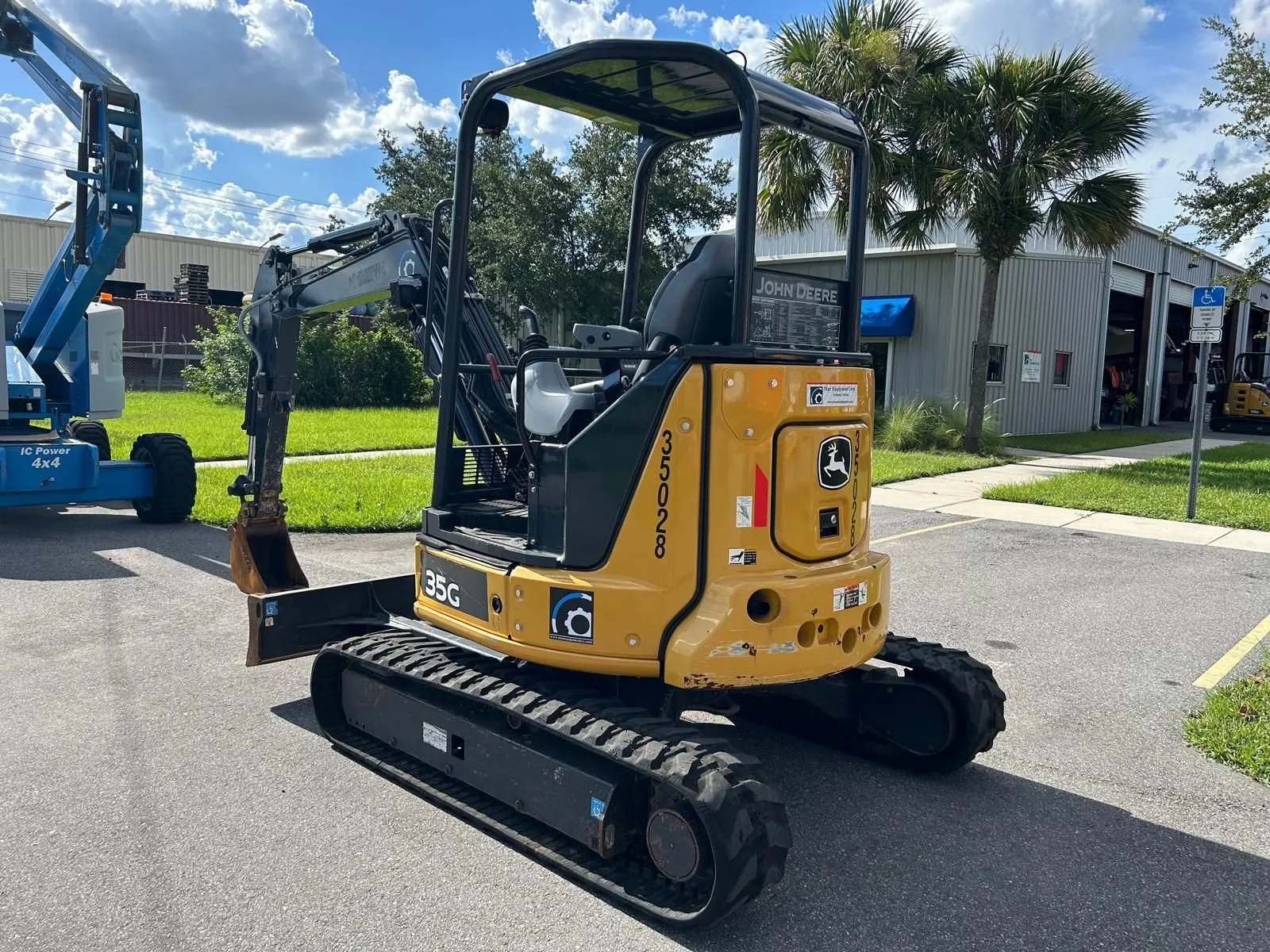 2022 John Deere 35G Mini Excavator - Image 6